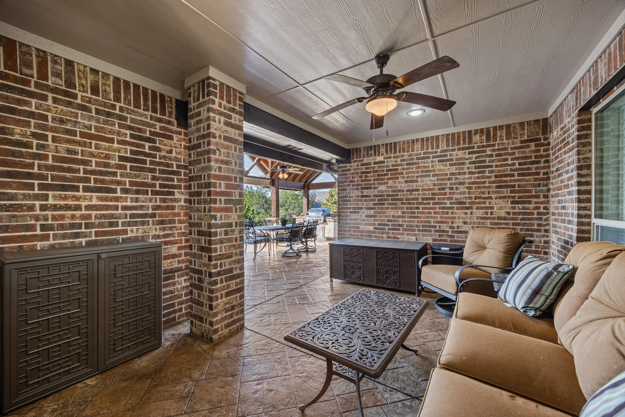 Single Family Residence For Sale in Rockwall County , 3923 Betty Street, Rockwall, Texas 75087, 4 Bedroom, 4 Bathroom, 3 Garage spaces, 3,869 Sqft, built in 2010, mls#21397707, Real Estate Agent in Rockwall, Homes For Sale in Rockwall county, Homes For Sale in Rockwall, Realtor in Rockwall Texas, Real Estate Brokerage Independent Realty Texas, Luminita Cordes Realtor