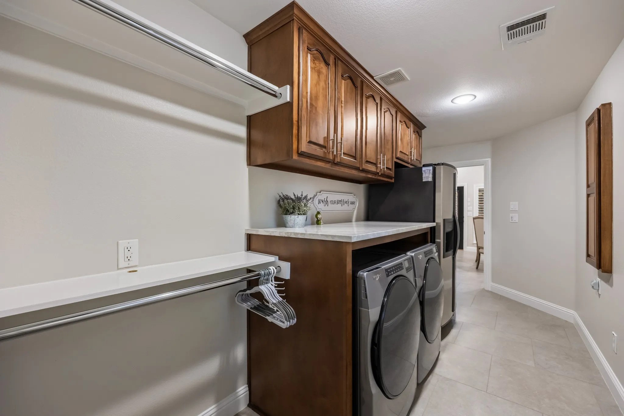 Single Family Residence For Sale in Rockwall County , 3923 Betty Street, Rockwall, Texas 75087, 4 Bedroom, 4 Bathroom, 3 Garage spaces, 3,869 Sqft, built in 2010, mls#21397707, Real Estate Agent in Rockwall, Homes For Sale in Rockwall county, Homes For Sale in Rockwall, Realtor in Rockwall Texas, Real Estate Brokerage Independent Realty Texas, Luminita Cordes Realtor
