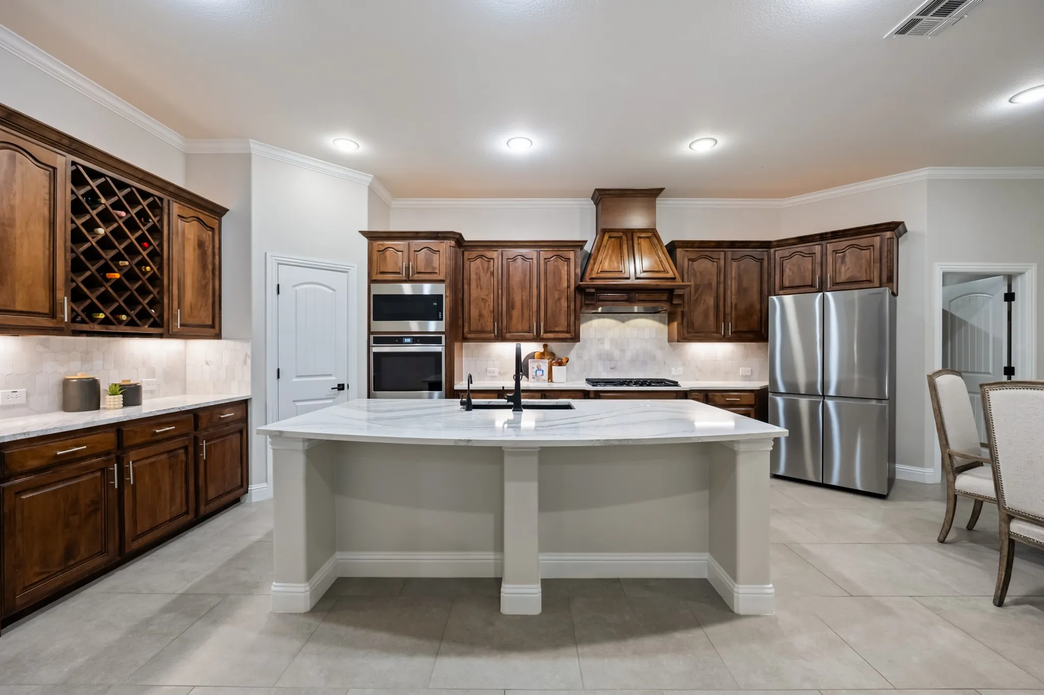 Single Family Residence For Sale in Rockwall County , 3923 Betty Street, Rockwall, Texas 75087, 4 Bedroom, 4 Bathroom, 3 Garage spaces, 3,869 Sqft, built in 2010, mls#21397707, Real Estate Agent in Rockwall, Homes For Sale in Rockwall county, Homes For Sale in Rockwall, Realtor in Rockwall Texas, Real Estate Brokerage Independent Realty Texas, Luminita Cordes Realtor