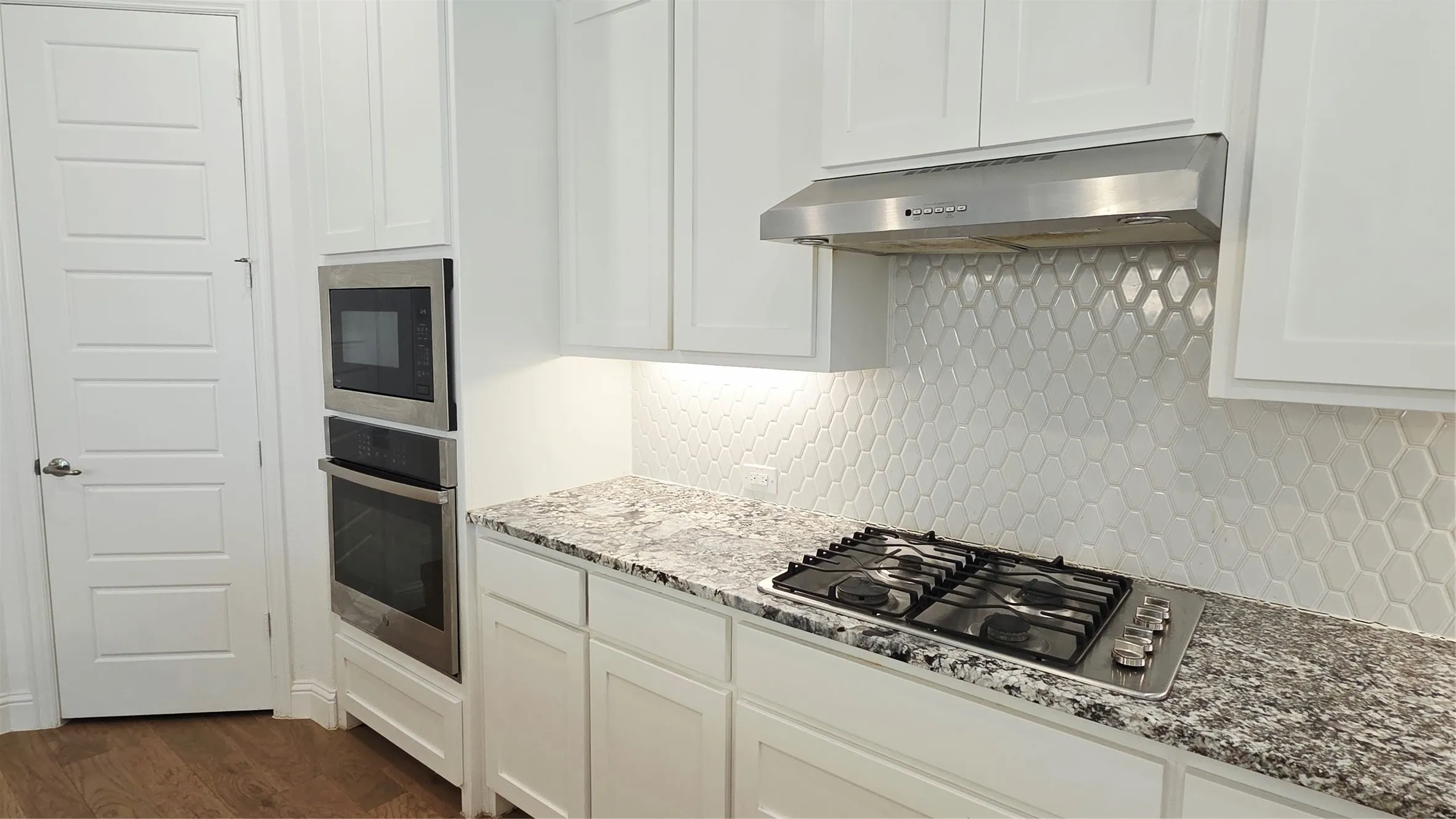 Single Family Residence For Rent in Dallas County , 7703 Coronado Drive, Rowlett, Texas 75088, 3 Bedroom, 3 Bathroom, 2 Garage spaces, 2,176 Sqft, built in 2020, mls#21400426, Real Estate Agent in Rowlett, Homes For Rent in Dallas county, Homes For Rent in Rowlett, Realtor in Rowlett Texas, Real Estate Brokerage Independent Realty Texas, Luminita Cordes Realtor