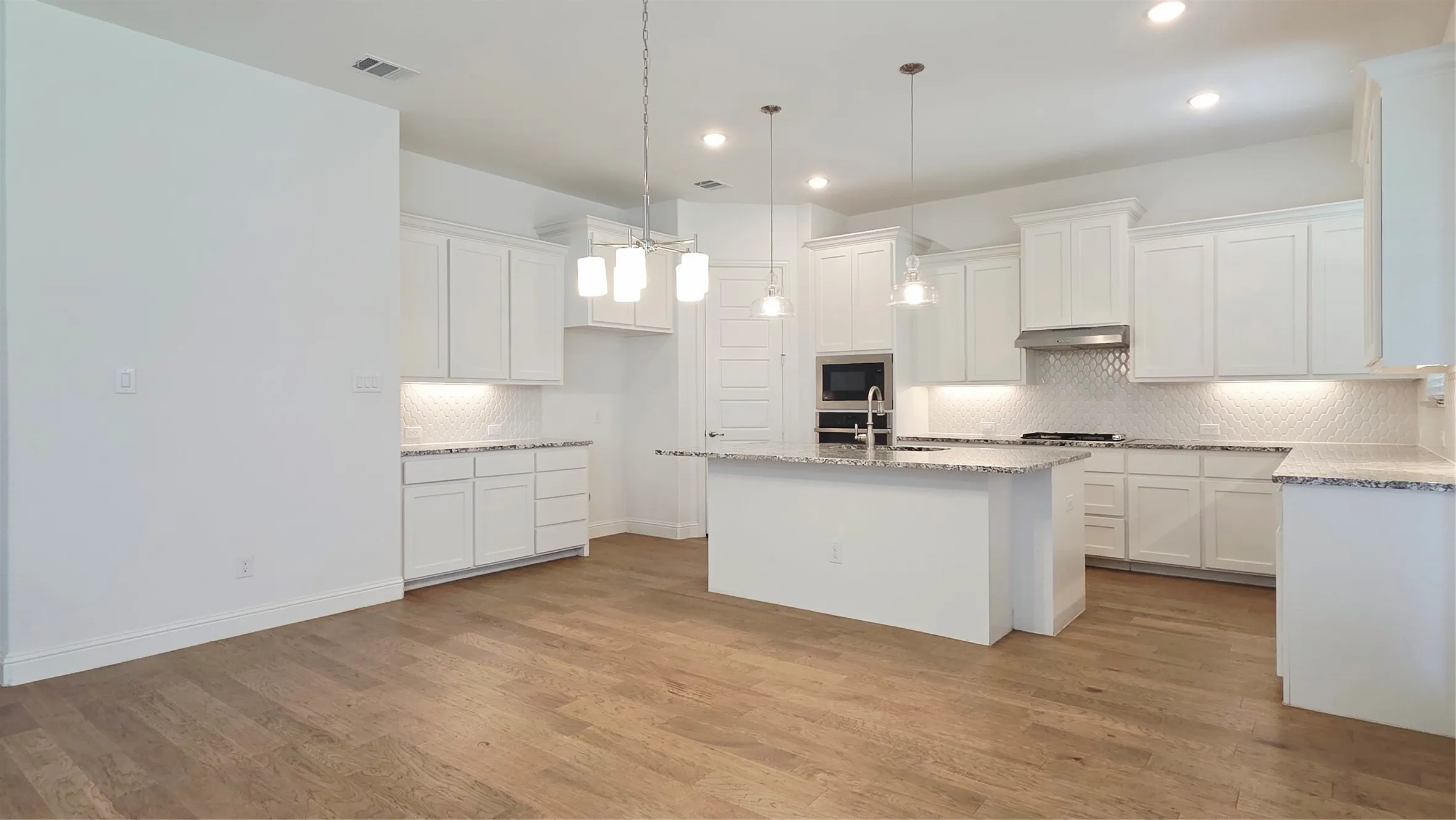 Single Family Residence For Rent in Dallas County , 7703 Coronado Drive, Rowlett, Texas 75088, 3 Bedroom, 3 Bathroom, 2 Garage spaces, 2,176 Sqft, built in 2020, mls#21400426, Real Estate Agent in Rowlett, Homes For Rent in Dallas county, Homes For Rent in Rowlett, Realtor in Rowlett Texas, Real Estate Brokerage Independent Realty Texas, Luminita Cordes Realtor