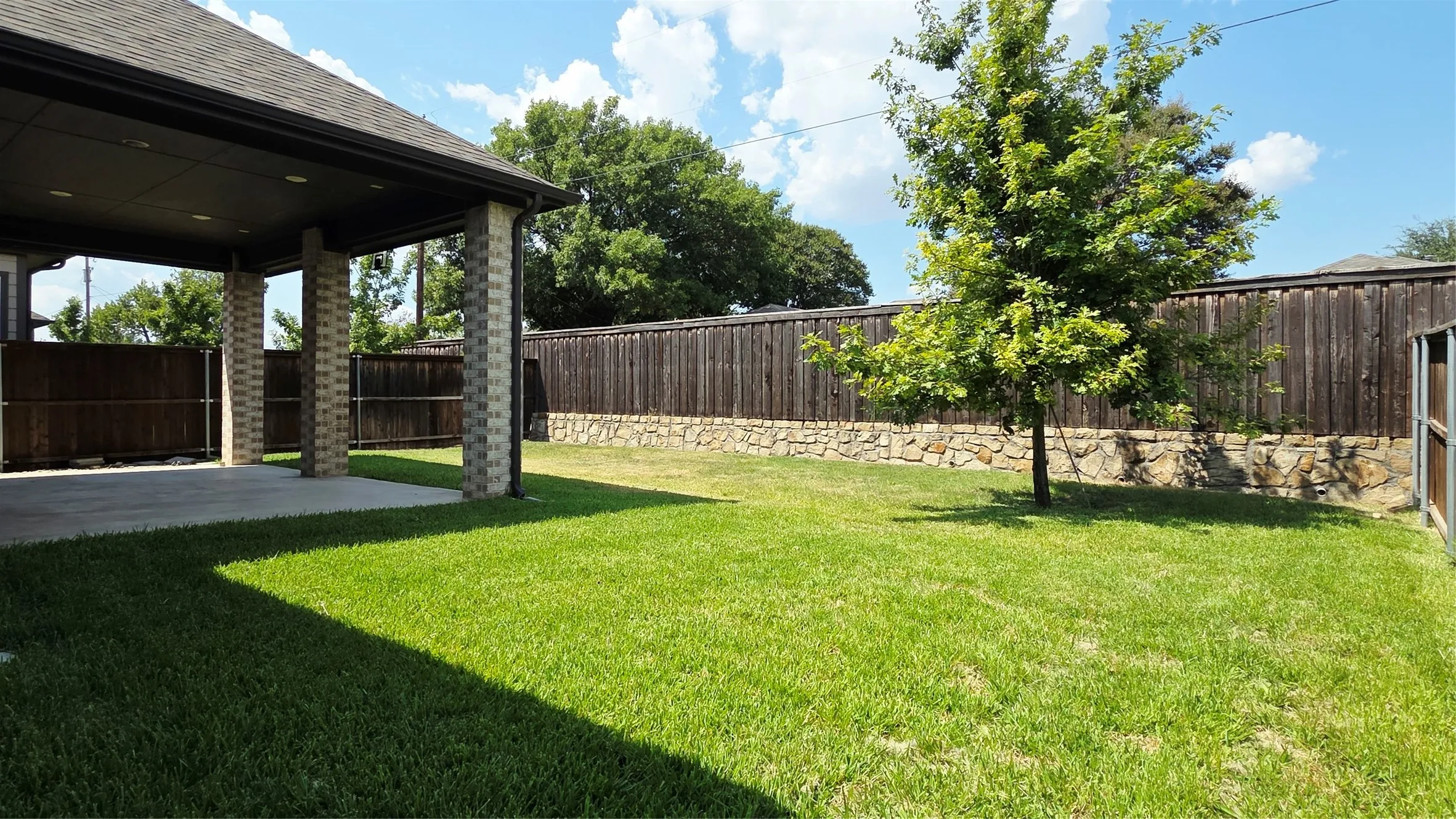 Single Family Residence For Rent in Dallas County , 7703 Coronado Drive, Rowlett, Texas 75088, 3 Bedroom, 3 Bathroom, 2 Garage spaces, 2,176 Sqft, built in 2020, mls#21400426, Real Estate Agent in Rowlett, Homes For Rent in Dallas county, Homes For Rent in Rowlett, Realtor in Rowlett Texas, Real Estate Brokerage Independent Realty Texas, Luminita Cordes Realtor