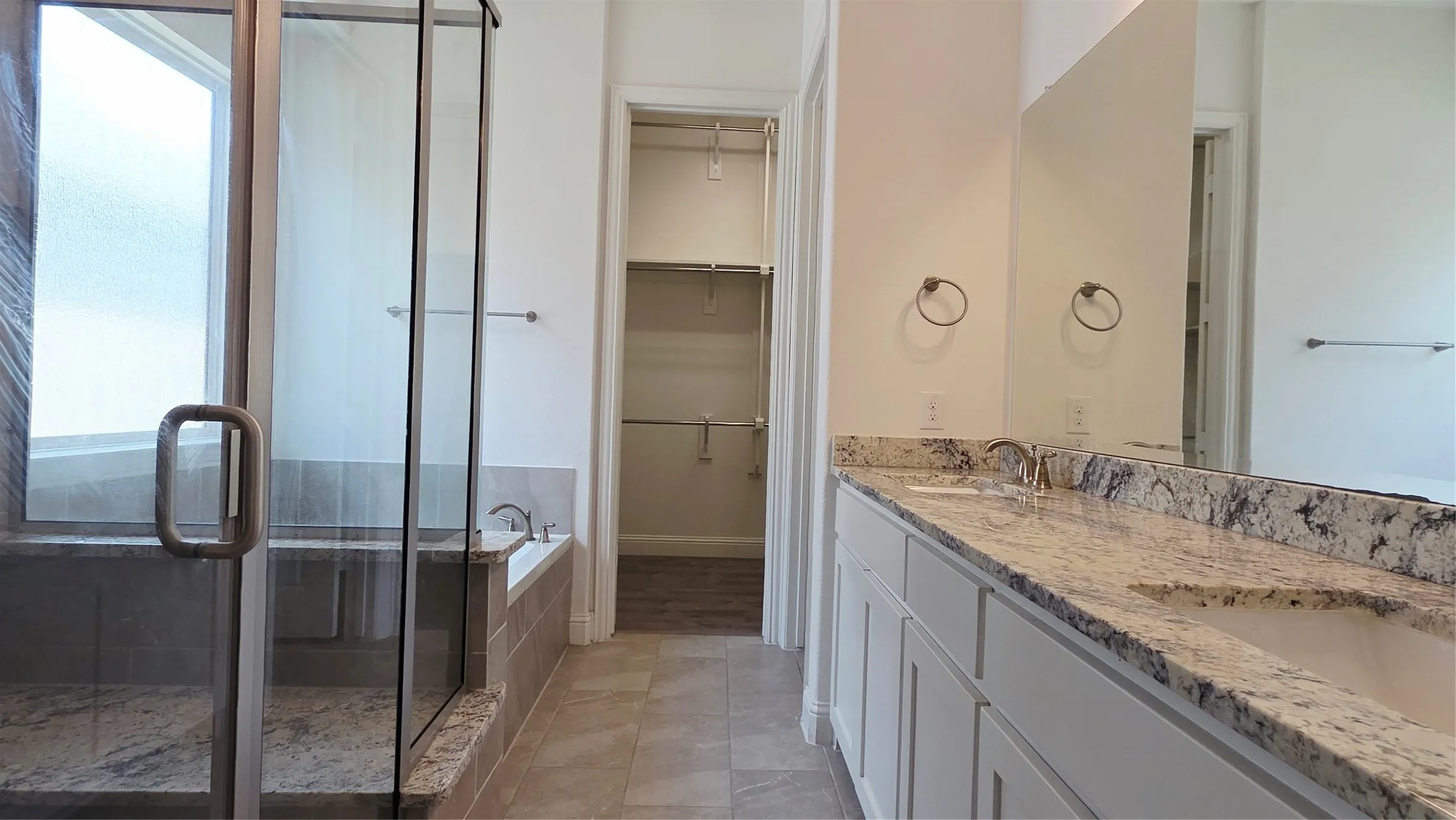 Single Family Residence For Rent in Dallas County , 7703 Coronado Drive, Rowlett, Texas 75088, 3 Bedroom, 3 Bathroom, 2 Garage spaces, 2,176 Sqft, built in 2020, mls#21400426, Real Estate Agent in Rowlett, Homes For Rent in Dallas county, Homes For Rent in Rowlett, Realtor in Rowlett Texas, Real Estate Brokerage Independent Realty Texas, Luminita Cordes Realtor