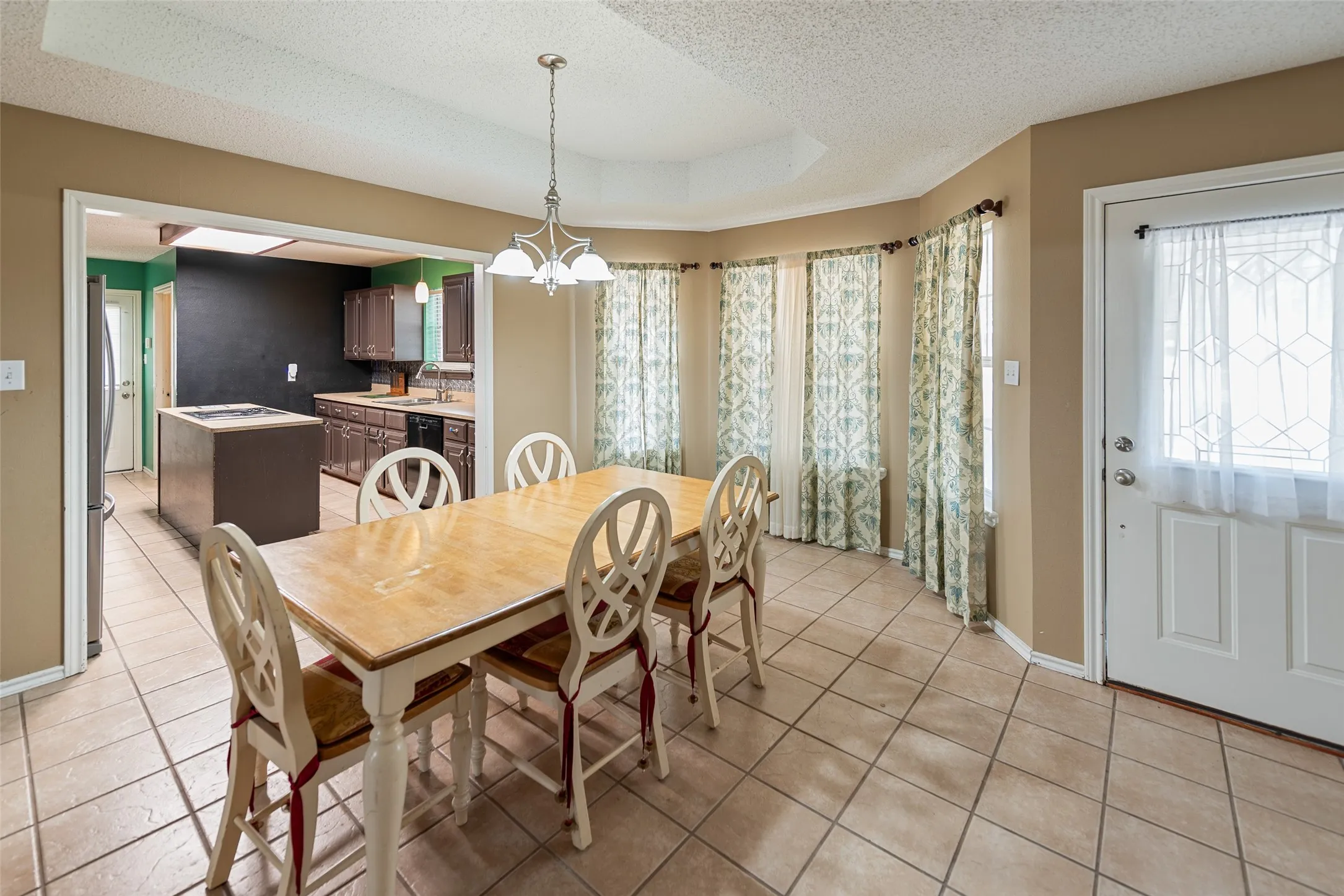 Single Family Residence For Sale in Franklin (TX) County , 26 CR 2045, Mount Vernon, Texas 75457, 4 Bedroom, 2 Bathroom, Garage spaces, 2,168 Sqft, built in 1995, mls#21399019, Real Estate Agent in Mount Vernon, Homes For Sale in Franklin (TX) county, Homes For Sale in Mount Vernon, Realtor in Mount Vernon Texas, Real Estate Brokerage Independent Realty Texas, Luminita Cordes Realtor
