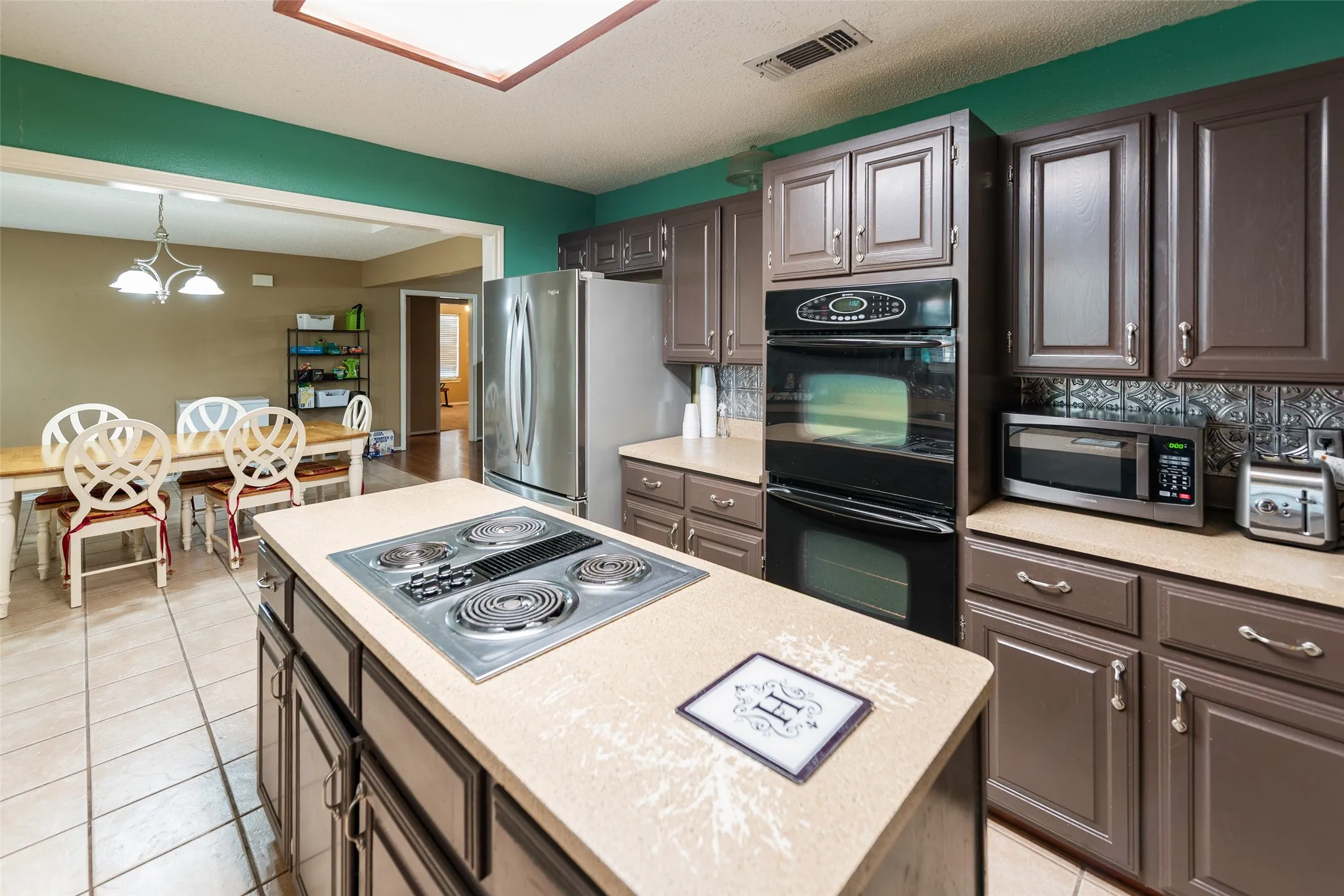 Single Family Residence For Sale in Franklin (TX) County , 26 CR 2045, Mount Vernon, Texas 75457, 4 Bedroom, 2 Bathroom, Garage spaces, 2,168 Sqft, built in 1995, mls#21399019, Real Estate Agent in Mount Vernon, Homes For Sale in Franklin (TX) county, Homes For Sale in Mount Vernon, Realtor in Mount Vernon Texas, Real Estate Brokerage Independent Realty Texas, Luminita Cordes Realtor