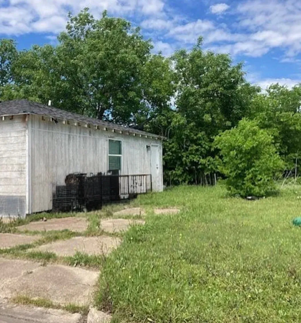 Single Family Residence For Sale in Mc Lennan County , 2434 S 9th Street, Waco, Texas 76706, 3 Bedroom, 3 Bathroom, Garage spaces, 1,958 Sqft, built in 1958, mls#21400243, Real Estate Agent in Waco, Homes For Sale in Mc Lennan county, Homes For Sale in Waco, Realtor in Waco Texas, Real Estate Brokerage Independent Realty Texas, Luminita Cordes Realtor