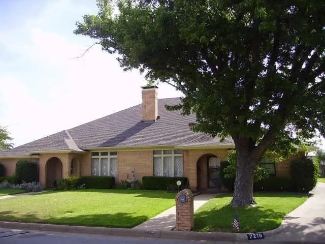 Duplex For Rent in Tarrant County , 7218 Fuller Circle, Fort Worth, Texas 76133, 3 Bedroom, 2 Bathroom, 2 Garage spaces, 1,603 Sqft, built in 1978, mls#21400436, Real Estate Agent in Fort Worth, Homes For Rent in Tarrant county, Homes For Rent in Fort Worth, Realtor in Fort Worth Texas, Real Estate Brokerage Independent Realty Texas, Luminita Cordes Realtor