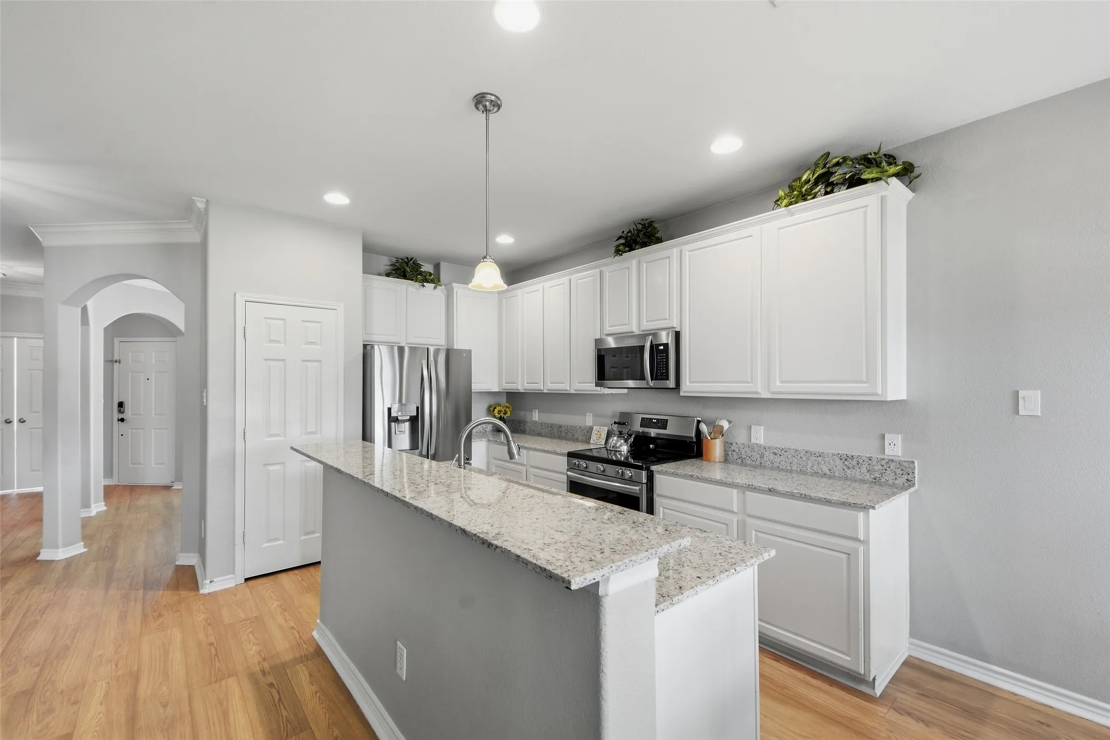 Single Family Residence For Sale in Denton County , 1105 Wisteria Lane, Savannah, Texas 76227, 5 Bedroom, 3 Bathroom, 2 Garage spaces, 3,062 Sqft, built in 2004, mls#21400071, Real Estate Agent in Savannah, Homes For Sale in Denton county, Homes For Sale in Savannah, Realtor in Savannah Texas, Real Estate Brokerage Independent Realty Texas, Luminita Cordes Realtor
