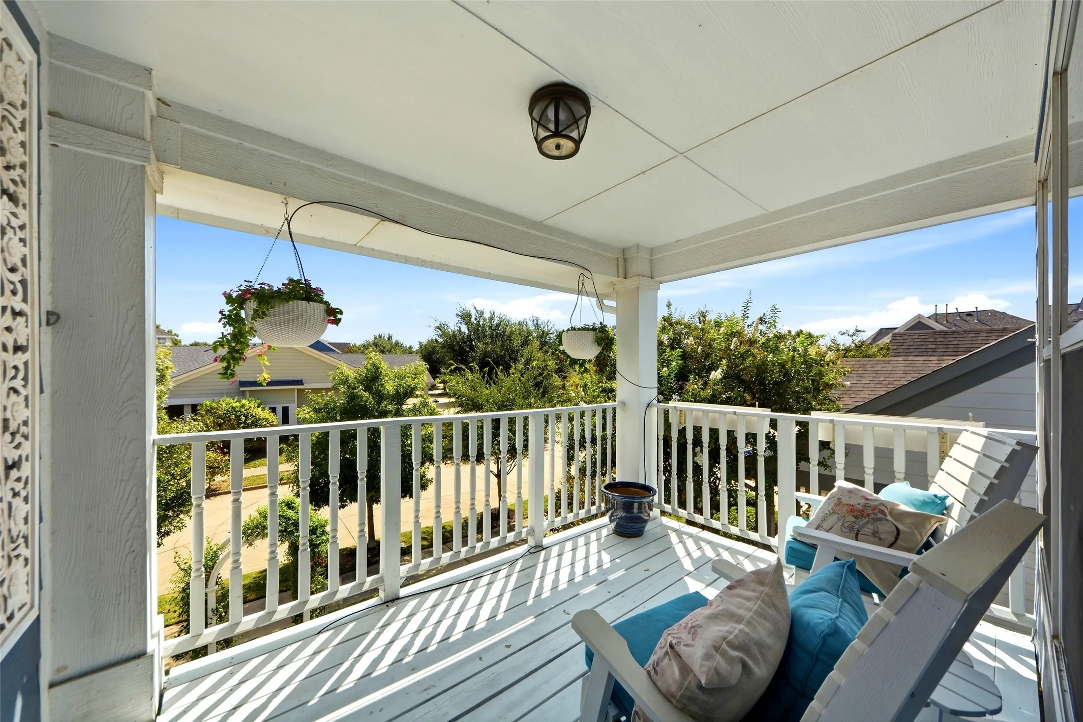 Single Family Residence For Sale in Denton County , 1105 Wisteria Lane, Savannah, Texas 76227, 5 Bedroom, 3 Bathroom, 2 Garage spaces, 3,062 Sqft, built in 2004, mls#21400071, Real Estate Agent in Savannah, Homes For Sale in Denton county, Homes For Sale in Savannah, Realtor in Savannah Texas, Real Estate Brokerage Independent Realty Texas, Luminita Cordes Realtor