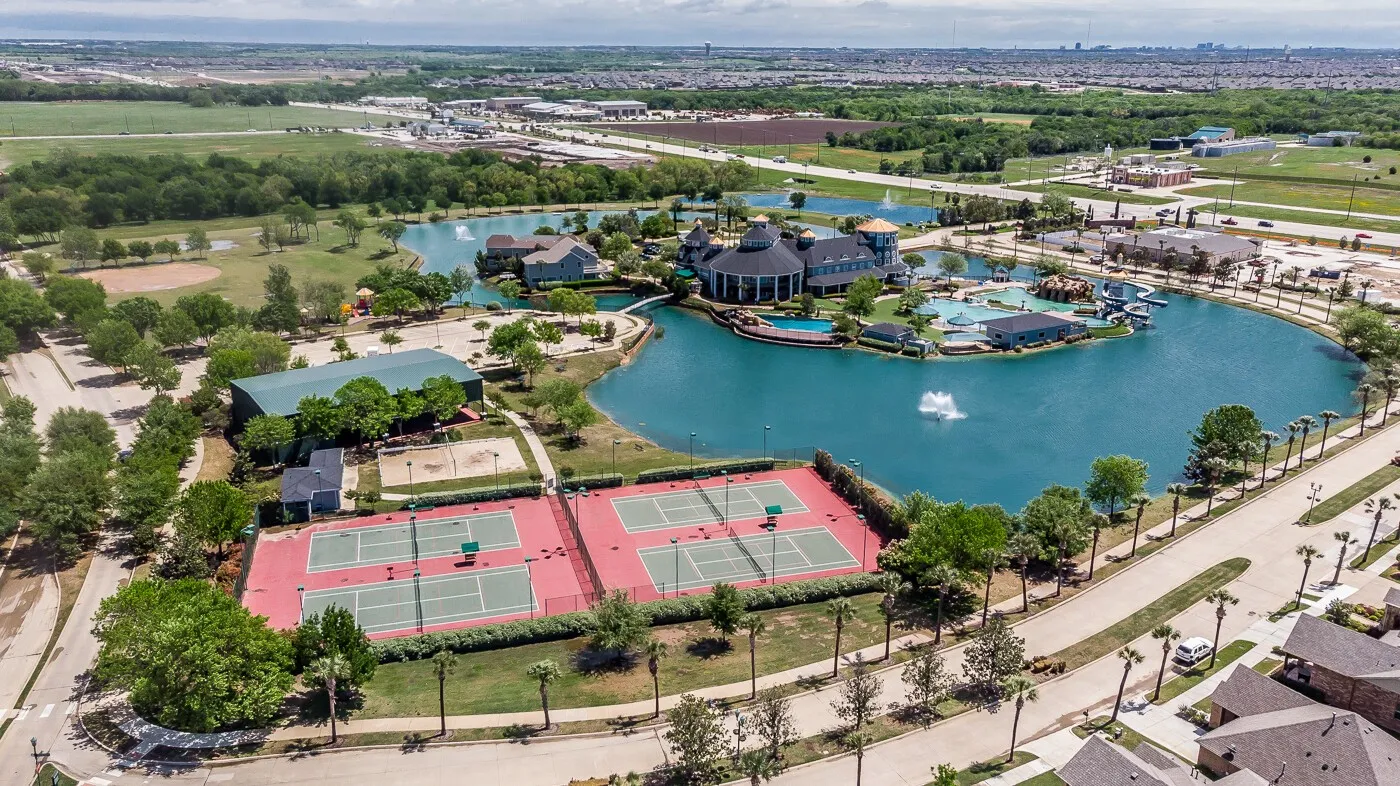 Single Family Residence For Sale in Denton County , 1105 Wisteria Lane, Savannah, Texas 76227, 5 Bedroom, 3 Bathroom, 2 Garage spaces, 3,062 Sqft, built in 2004, mls#21400071, Real Estate Agent in Savannah, Homes For Sale in Denton county, Homes For Sale in Savannah, Realtor in Savannah Texas, Real Estate Brokerage Independent Realty Texas, Luminita Cordes Realtor