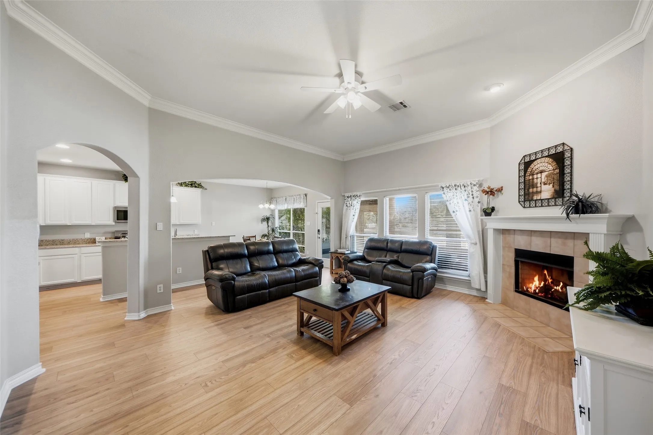 Single Family Residence For Sale in Denton County , 1105 Wisteria Lane, Savannah, Texas 76227, 5 Bedroom, 3 Bathroom, 2 Garage spaces, 3,062 Sqft, built in 2004, mls#21400071, Real Estate Agent in Savannah, Homes For Sale in Denton county, Homes For Sale in Savannah, Realtor in Savannah Texas, Real Estate Brokerage Independent Realty Texas, Luminita Cordes Realtor
