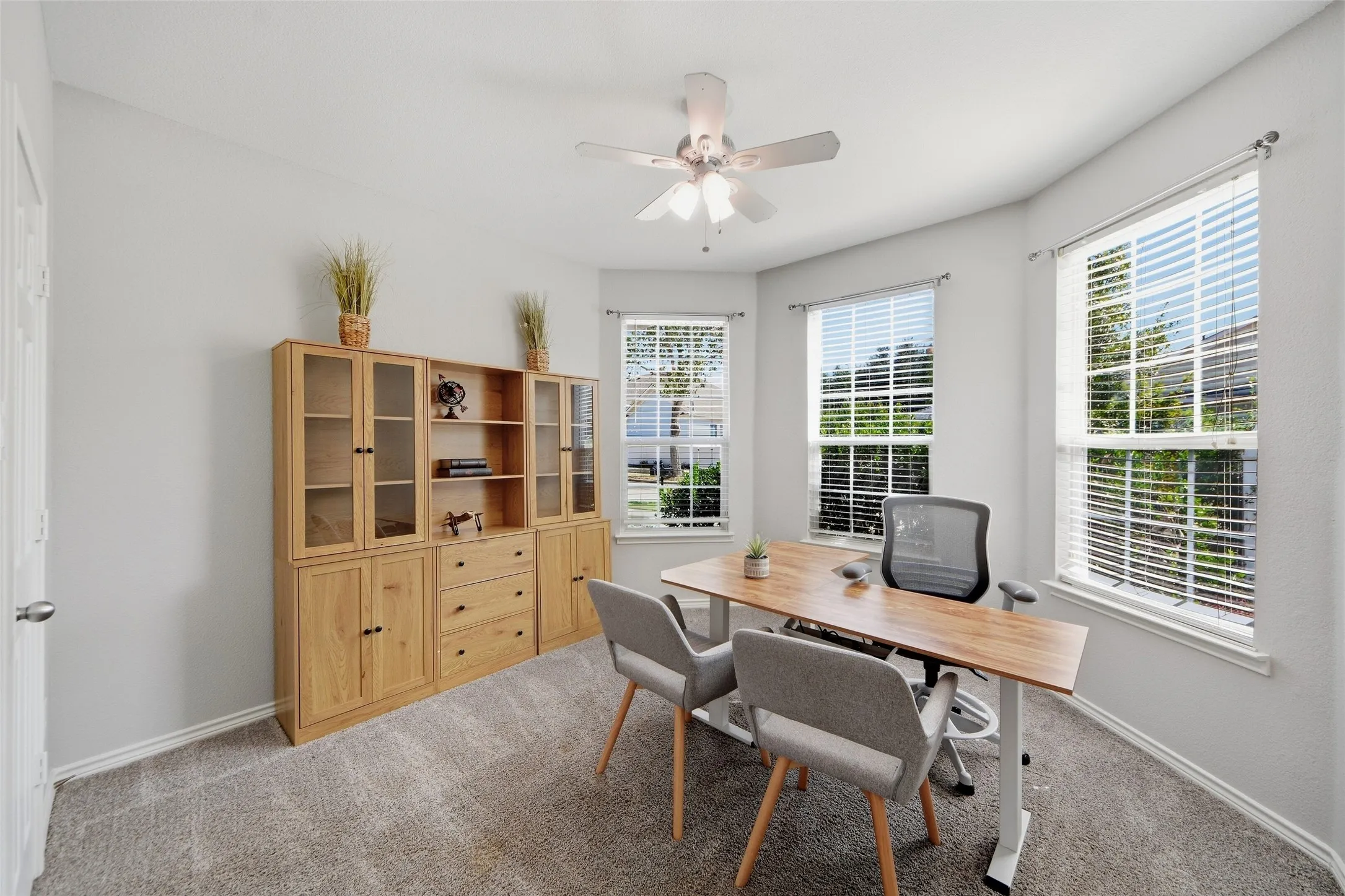 Single Family Residence For Sale in Denton County , 1105 Wisteria Lane, Savannah, Texas 76227, 5 Bedroom, 3 Bathroom, 2 Garage spaces, 3,062 Sqft, built in 2004, mls#21400071, Real Estate Agent in Savannah, Homes For Sale in Denton county, Homes For Sale in Savannah, Realtor in Savannah Texas, Real Estate Brokerage Independent Realty Texas, Luminita Cordes Realtor