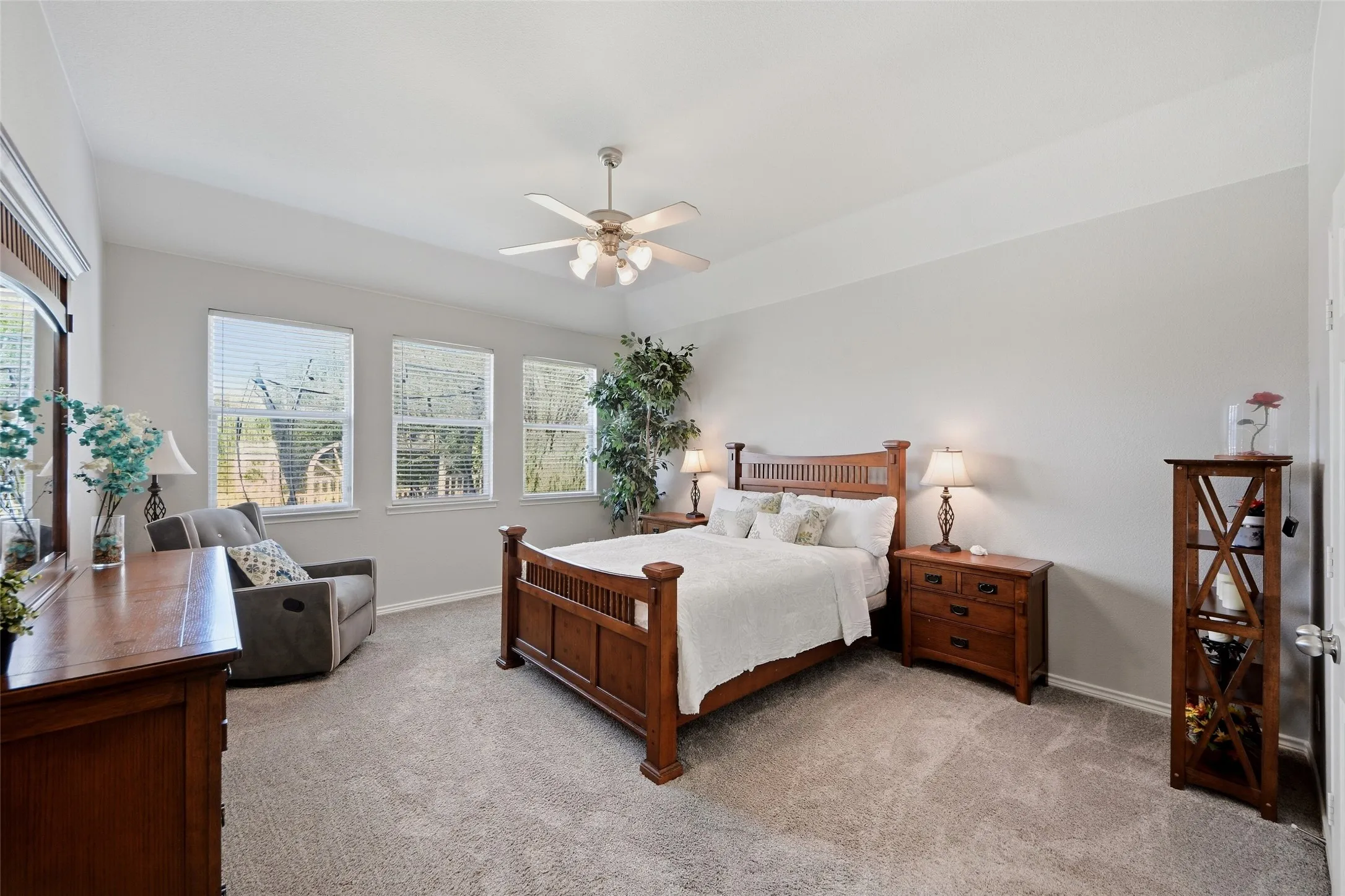 Single Family Residence For Sale in Denton County , 1105 Wisteria Lane, Savannah, Texas 76227, 5 Bedroom, 3 Bathroom, 2 Garage spaces, 3,062 Sqft, built in 2004, mls#21400071, Real Estate Agent in Savannah, Homes For Sale in Denton county, Homes For Sale in Savannah, Realtor in Savannah Texas, Real Estate Brokerage Independent Realty Texas, Luminita Cordes Realtor