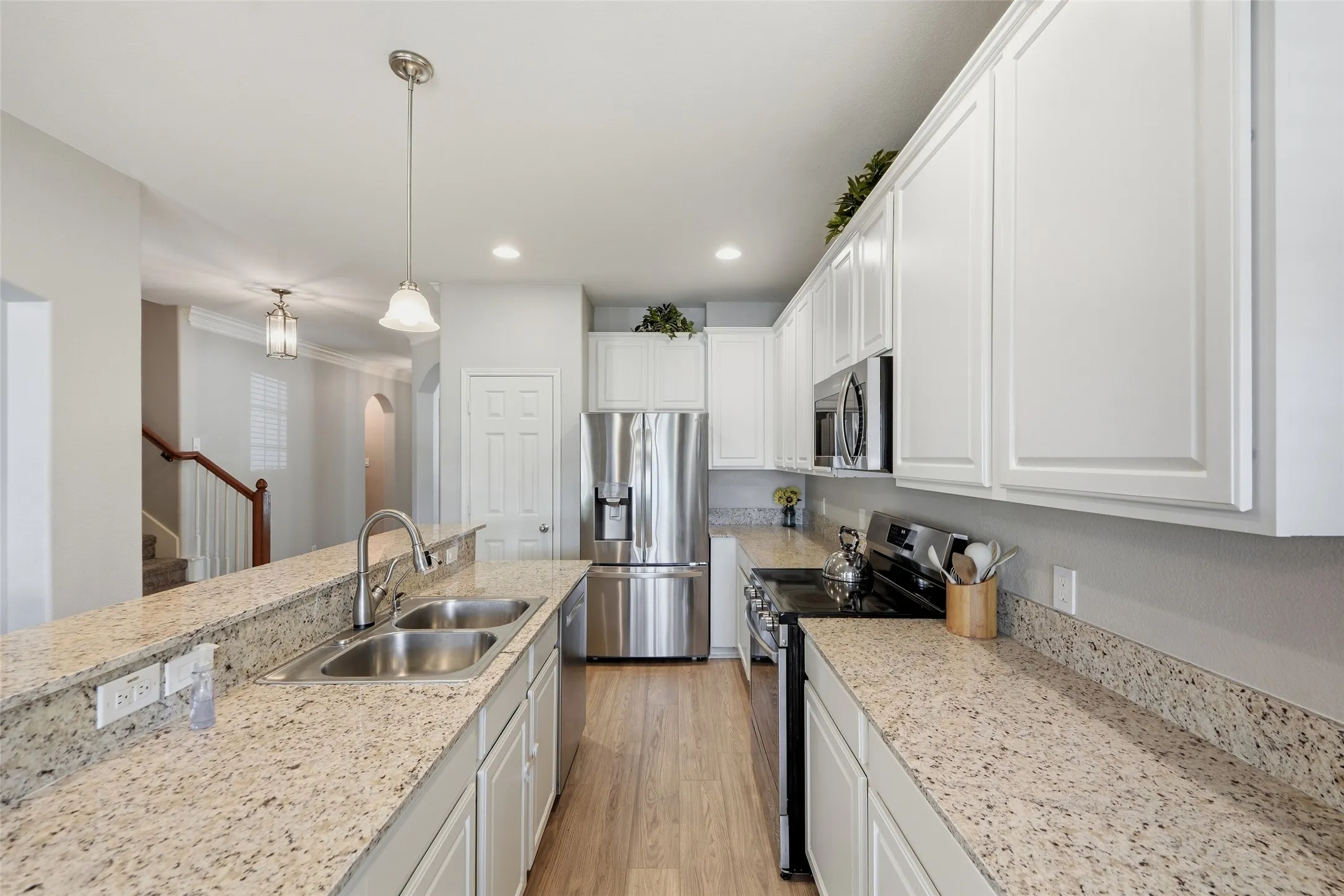 Single Family Residence For Sale in Denton County , 1105 Wisteria Lane, Savannah, Texas 76227, 5 Bedroom, 3 Bathroom, 2 Garage spaces, 3,062 Sqft, built in 2004, mls#21400071, Real Estate Agent in Savannah, Homes For Sale in Denton county, Homes For Sale in Savannah, Realtor in Savannah Texas, Real Estate Brokerage Independent Realty Texas, Luminita Cordes Realtor