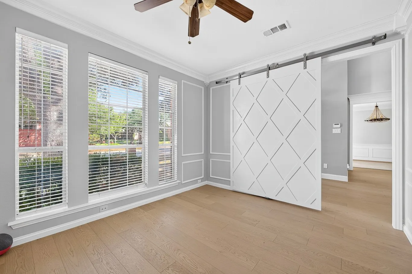 Single Family Residence For Sale in Denton County , 2632 Newcastle Drive, Carrollton, Texas 75007, 4 Bedroom, 4 Bathroom, 2 Garage spaces, 3,376 Sqft, built in 1994, mls#21397684, Real Estate Agent in Carrollton, Homes For Sale in Denton county, Homes For Sale in Carrollton, Realtor in Carrollton Texas, Real Estate Brokerage Independent Realty Texas, Luminita Cordes Realtor