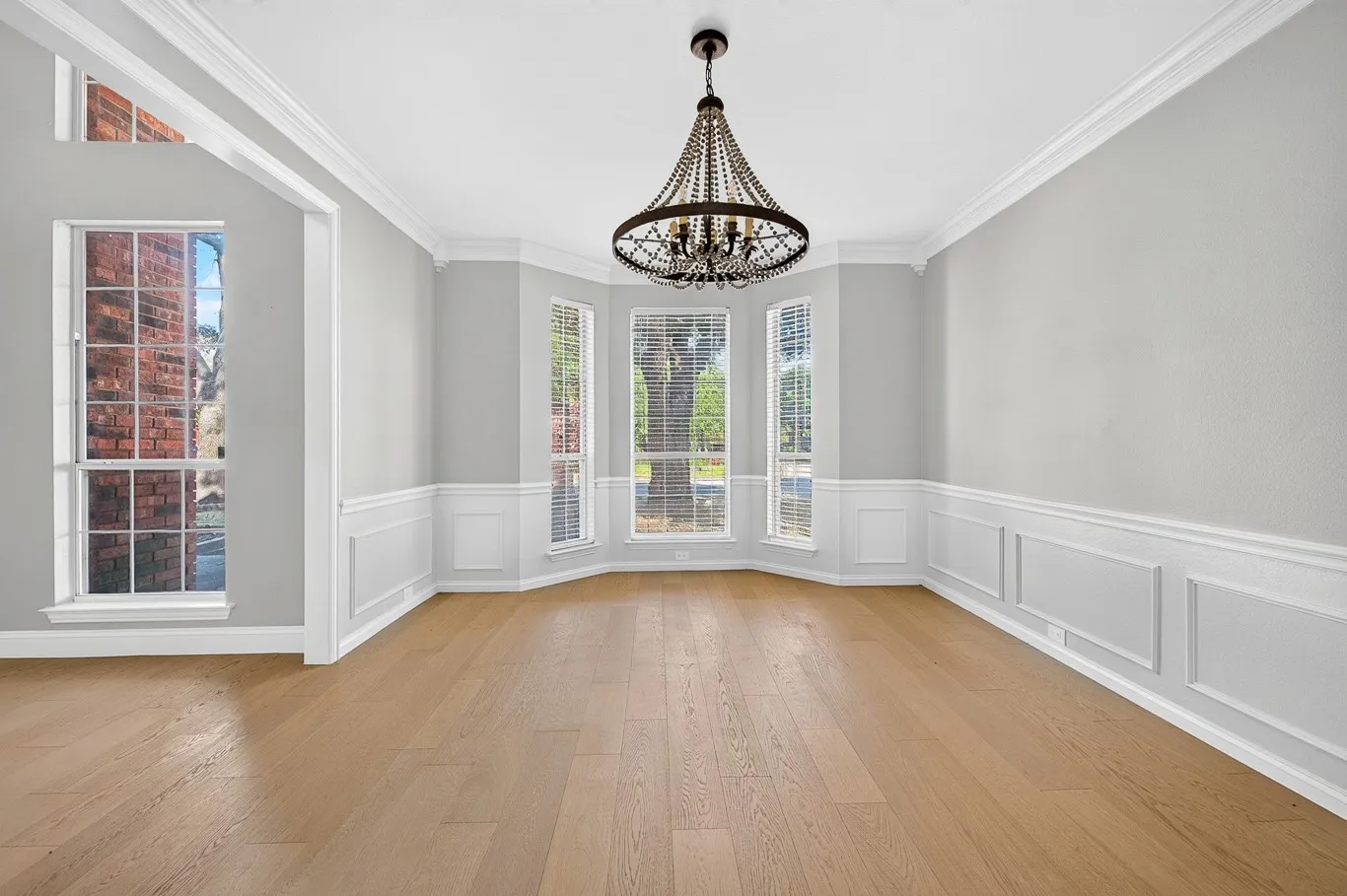 Single Family Residence For Sale in Denton County , 2632 Newcastle Drive, Carrollton, Texas 75007, 4 Bedroom, 4 Bathroom, 2 Garage spaces, 3,376 Sqft, built in 1994, mls#21397684, Real Estate Agent in Carrollton, Homes For Sale in Denton county, Homes For Sale in Carrollton, Realtor in Carrollton Texas, Real Estate Brokerage Independent Realty Texas, Luminita Cordes Realtor