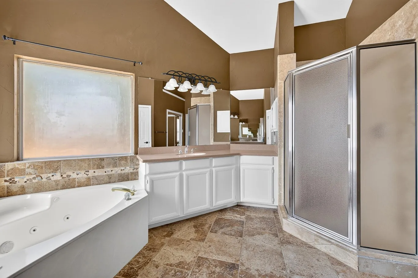 Single Family Residence For Sale in Denton County , 2632 Newcastle Drive, Carrollton, Texas 75007, 4 Bedroom, 4 Bathroom, 2 Garage spaces, 3,376 Sqft, built in 1994, mls#21397684, Real Estate Agent in Carrollton, Homes For Sale in Denton county, Homes For Sale in Carrollton, Realtor in Carrollton Texas, Real Estate Brokerage Independent Realty Texas, Luminita Cordes Realtor