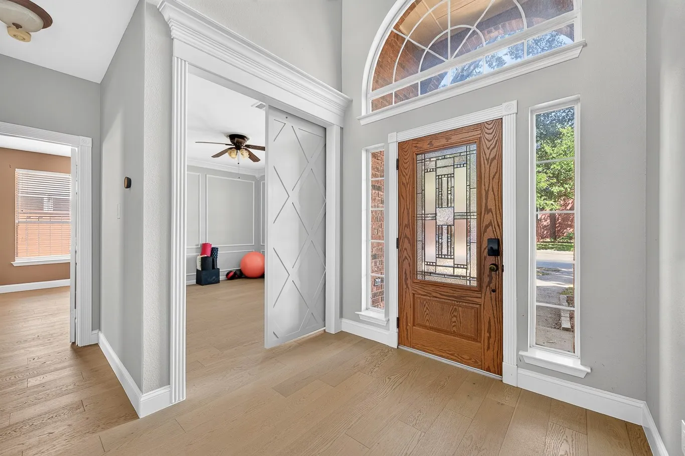 Single Family Residence For Sale in Denton County , 2632 Newcastle Drive, Carrollton, Texas 75007, 4 Bedroom, 4 Bathroom, 2 Garage spaces, 3,376 Sqft, built in 1994, mls#21397684, Real Estate Agent in Carrollton, Homes For Sale in Denton county, Homes For Sale in Carrollton, Realtor in Carrollton Texas, Real Estate Brokerage Independent Realty Texas, Luminita Cordes Realtor
