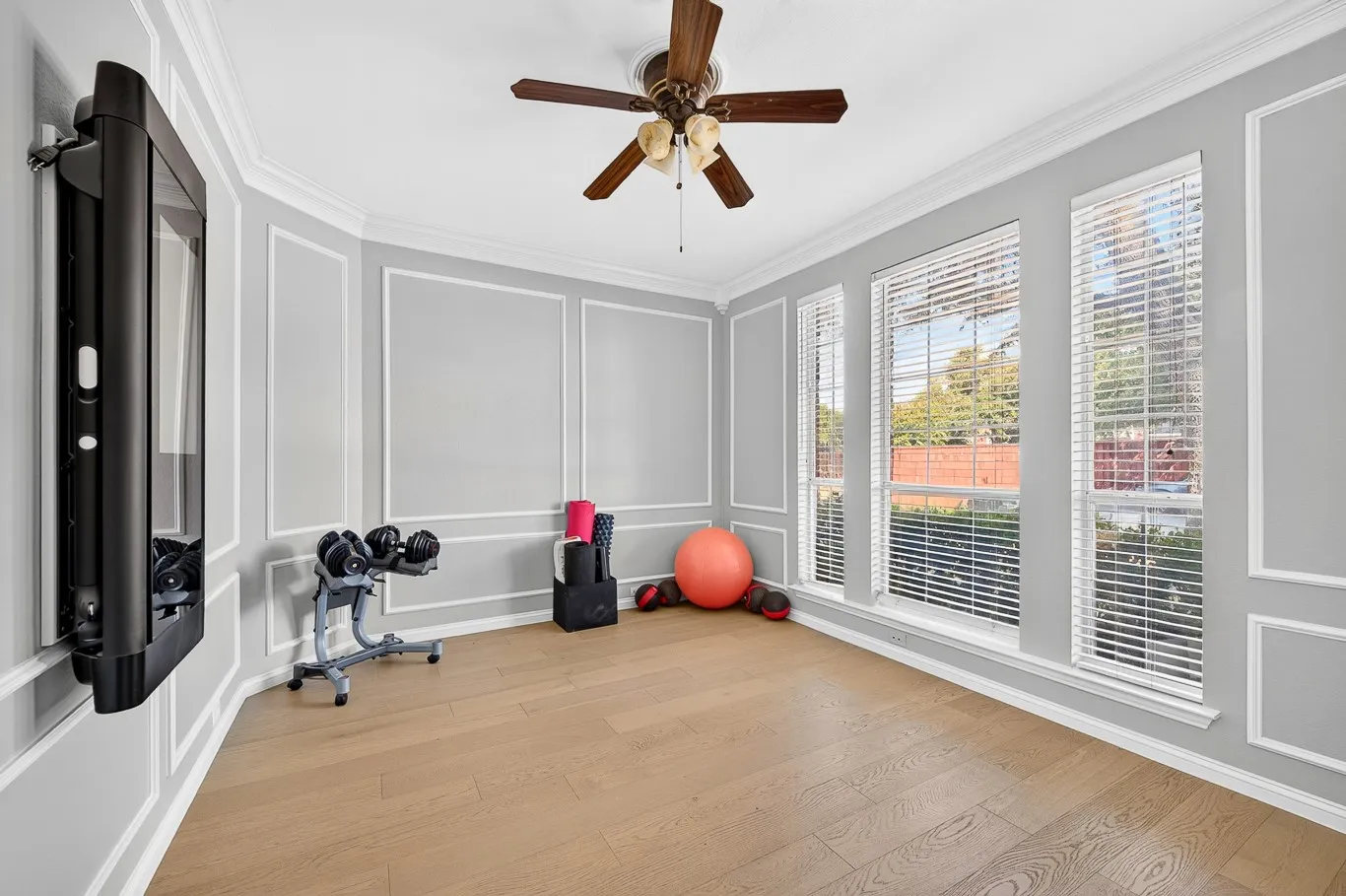 Single Family Residence For Sale in Denton County , 2632 Newcastle Drive, Carrollton, Texas 75007, 4 Bedroom, 4 Bathroom, 2 Garage spaces, 3,376 Sqft, built in 1994, mls#21397684, Real Estate Agent in Carrollton, Homes For Sale in Denton county, Homes For Sale in Carrollton, Realtor in Carrollton Texas, Real Estate Brokerage Independent Realty Texas, Luminita Cordes Realtor