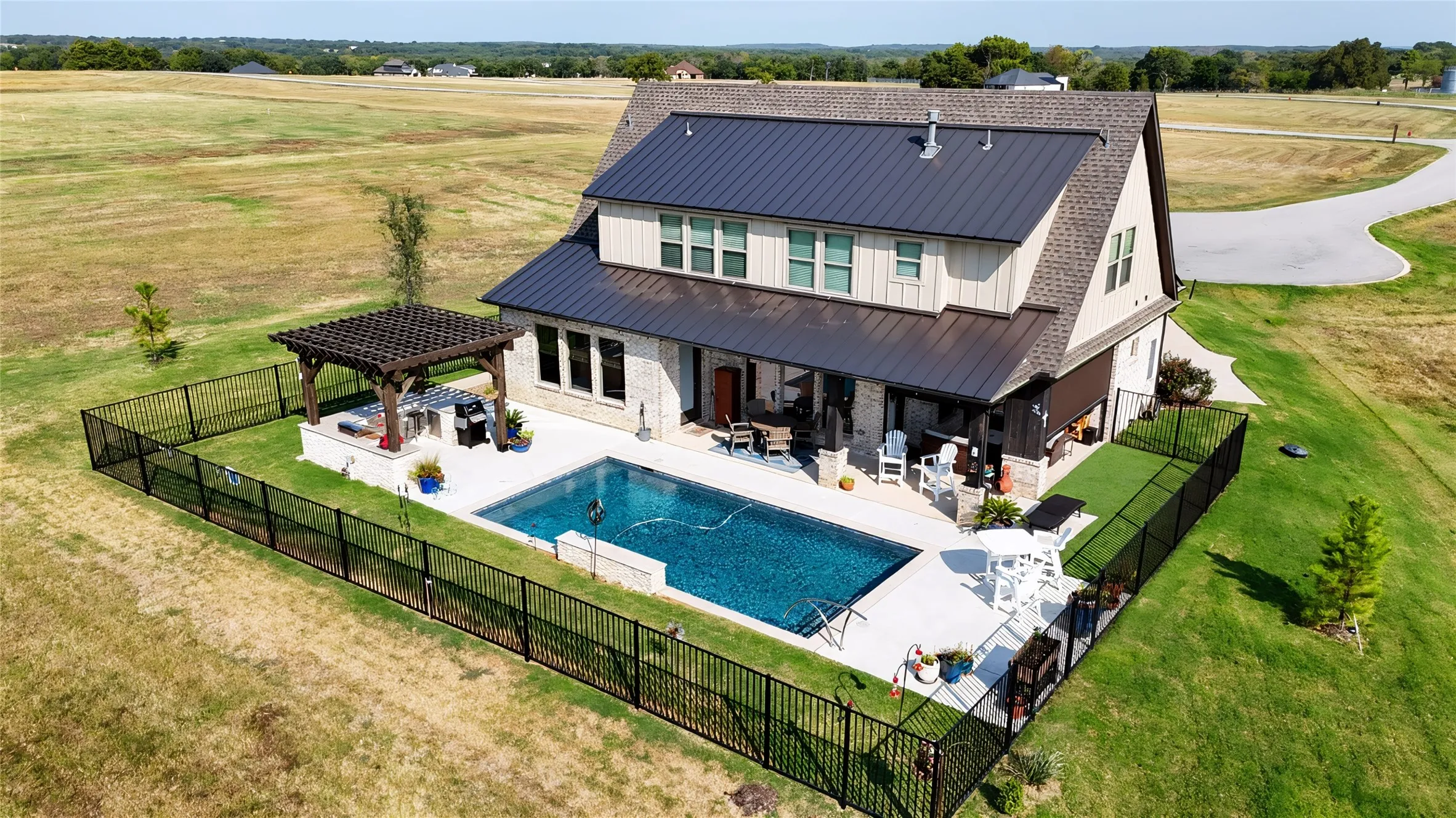 Single Family Residence For Sale in Grayson County , 387 Desert Mountain Drive, Gordonville, Texas 76245, 3 Bedroom, 4 Bathroom, 2 Garage spaces, 2,610 Sqft, built in 2023, mls#21399767, Real Estate Agent in Gordonville, Homes For Sale in Grayson county, Homes For Sale in Gordonville, Realtor in Gordonville Texas, Real Estate Brokerage Independent Realty Texas, Luminita Cordes Realtor