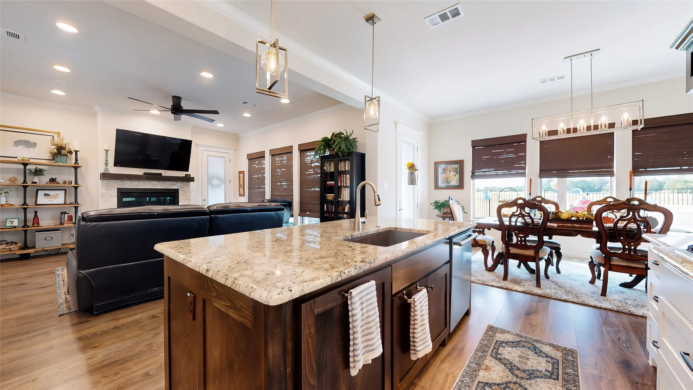 Single Family Residence For Sale in Grayson County , 387 Desert Mountain Drive, Gordonville, Texas 76245, 3 Bedroom, 4 Bathroom, 2 Garage spaces, 2,610 Sqft, built in 2023, mls#21399767, Real Estate Agent in Gordonville, Homes For Sale in Grayson county, Homes For Sale in Gordonville, Realtor in Gordonville Texas, Real Estate Brokerage Independent Realty Texas, Luminita Cordes Realtor
