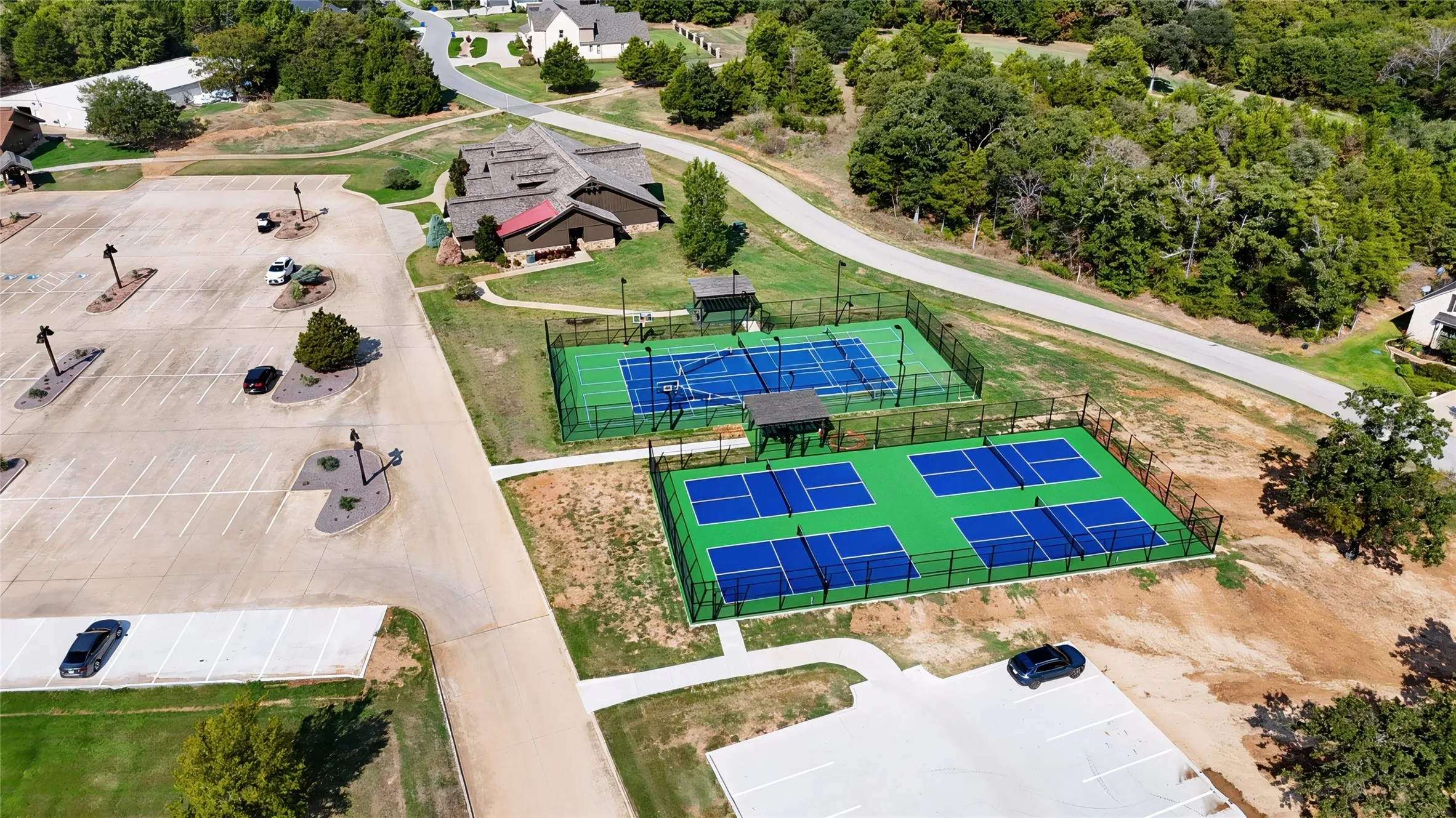 Single Family Residence For Sale in Grayson County , 387 Desert Mountain Drive, Gordonville, Texas 76245, 3 Bedroom, 4 Bathroom, 2 Garage spaces, 2,610 Sqft, built in 2023, mls#21399767, Real Estate Agent in Gordonville, Homes For Sale in Grayson county, Homes For Sale in Gordonville, Realtor in Gordonville Texas, Real Estate Brokerage Independent Realty Texas, Luminita Cordes Realtor