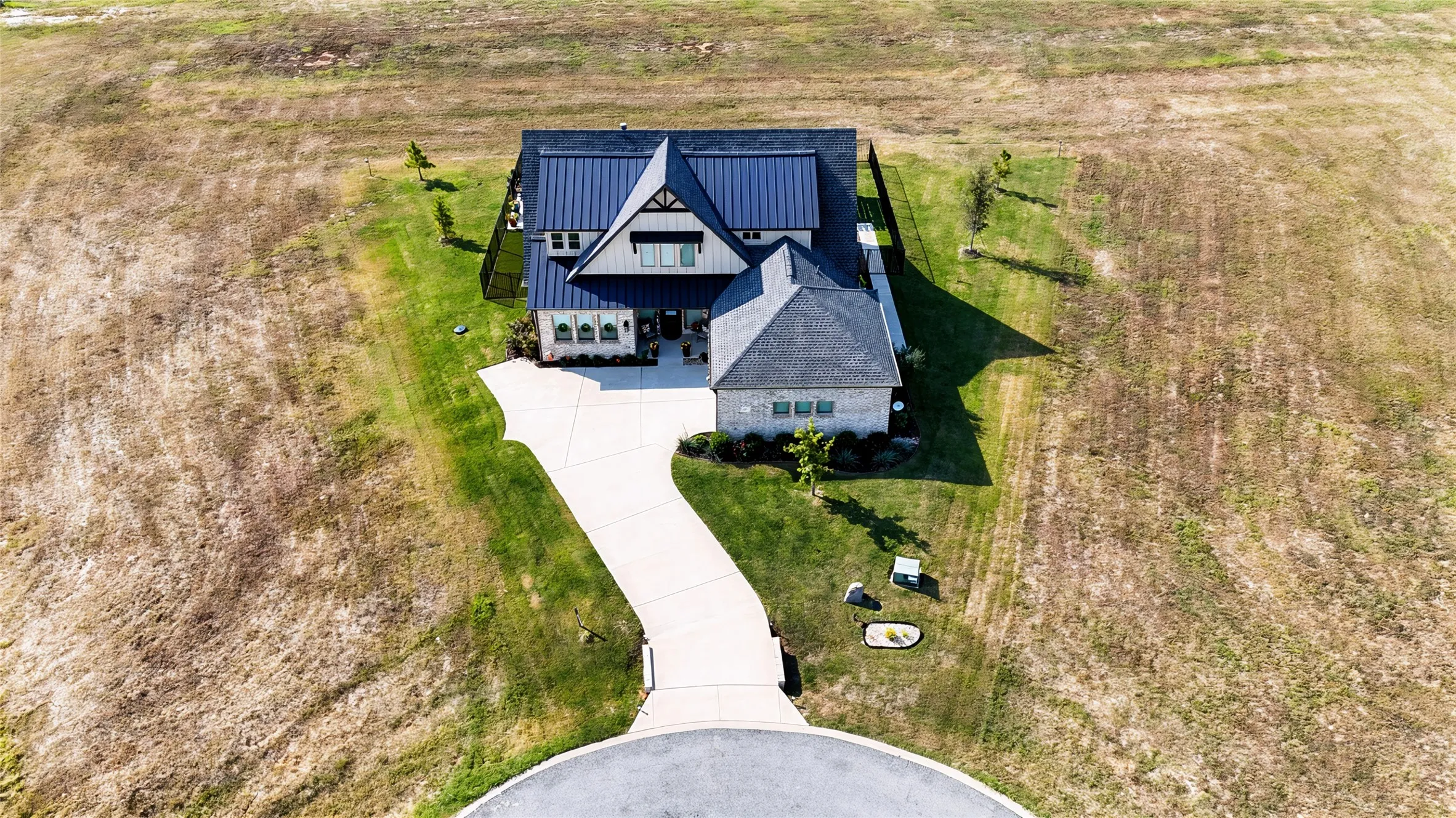 Single Family Residence For Sale in Grayson County , 387 Desert Mountain Drive, Gordonville, Texas 76245, 3 Bedroom, 4 Bathroom, 2 Garage spaces, 2,610 Sqft, built in 2023, mls#21399767, Real Estate Agent in Gordonville, Homes For Sale in Grayson county, Homes For Sale in Gordonville, Realtor in Gordonville Texas, Real Estate Brokerage Independent Realty Texas, Luminita Cordes Realtor
