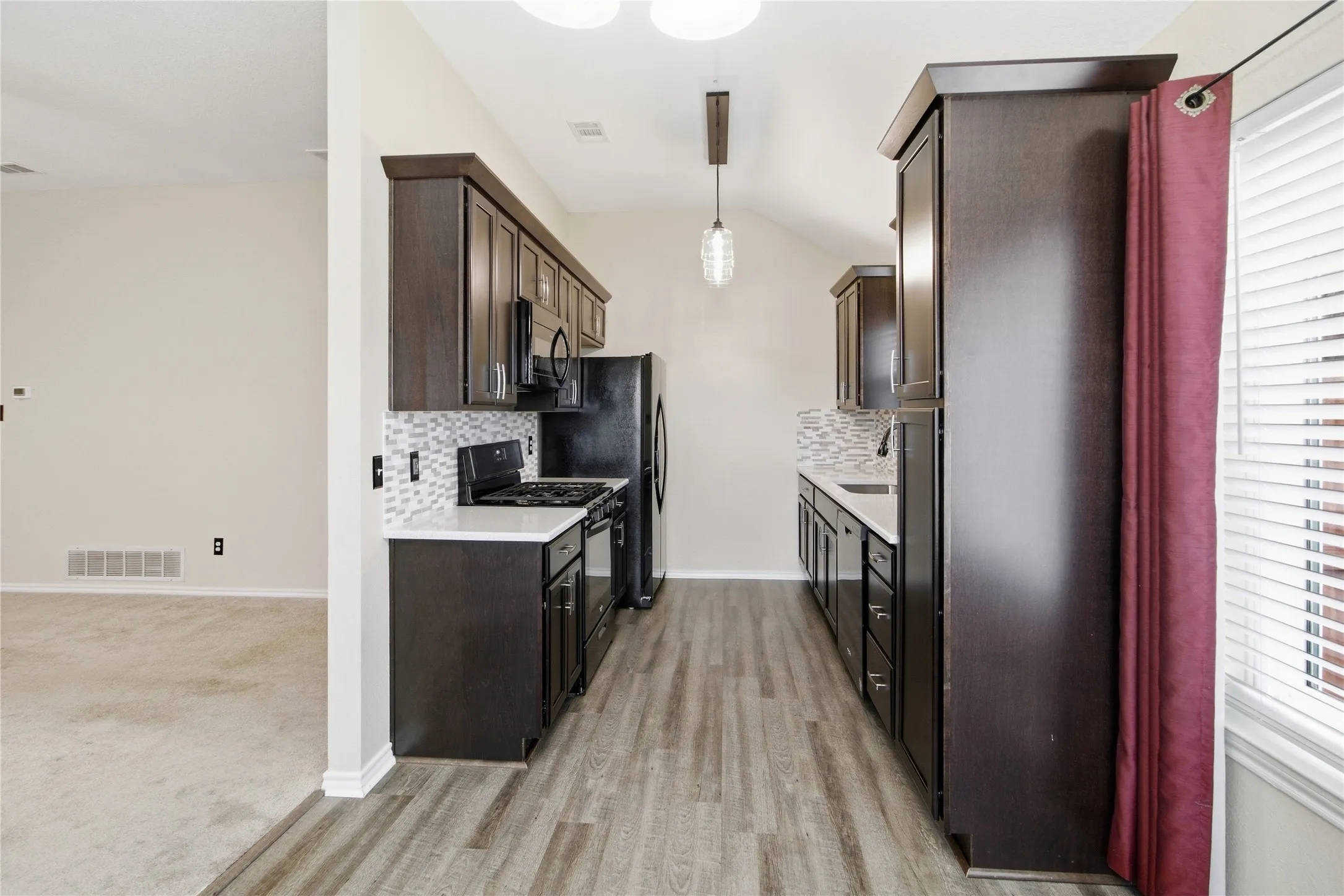 Single Family Residence For Sale in Dallas County , 814 Rawlins Drive, Lancaster, Texas 75146, 3 Bedroom, 2 Bathroom, 2 Garage spaces, 1,344 Sqft, built in 1991, mls#21400238, Real Estate Agent in Lancaster, Homes For Sale in Dallas county, Homes For Sale in Lancaster, Realtor in Lancaster Texas, Real Estate Brokerage Independent Realty Texas, Luminita Cordes Realtor