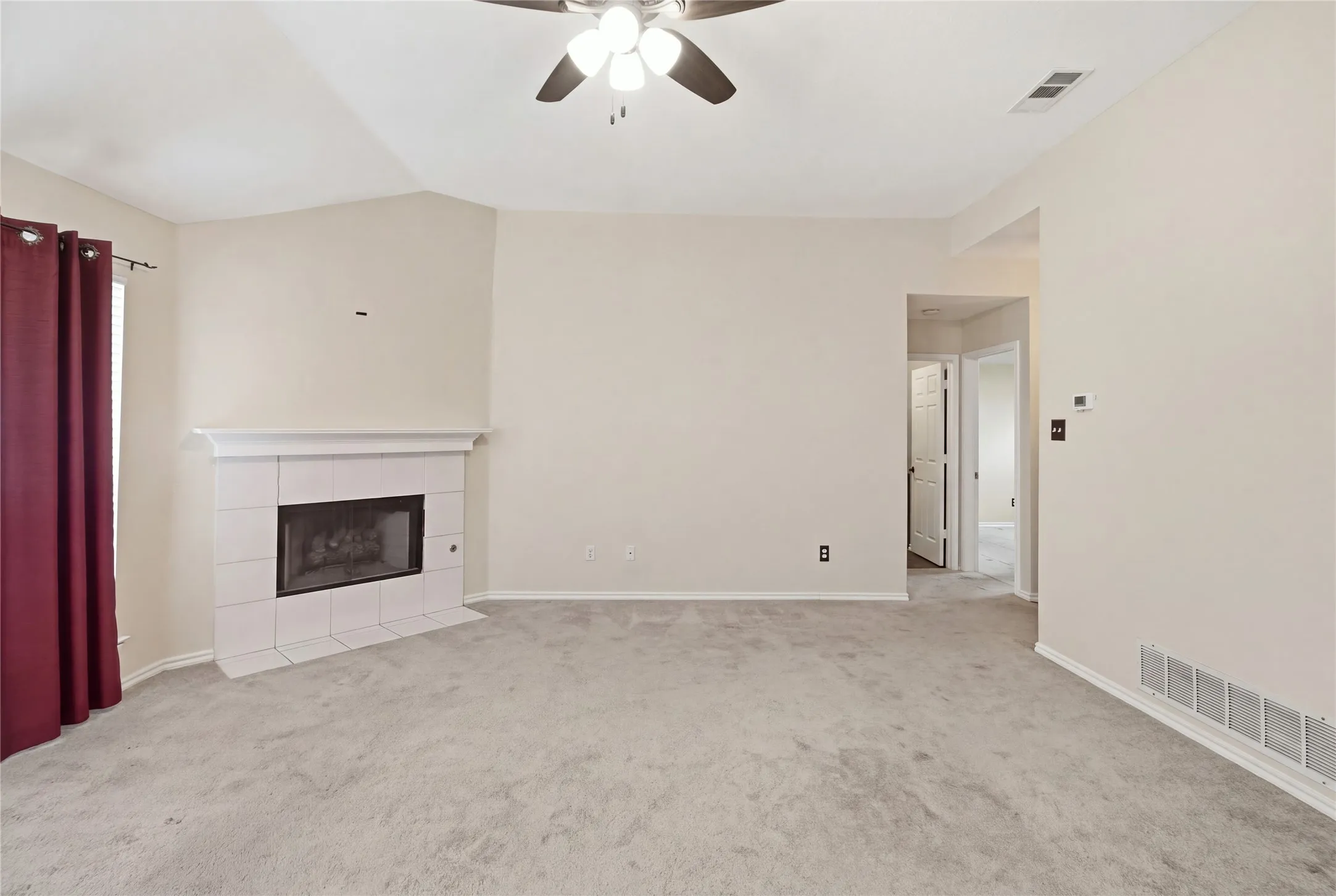 Single Family Residence For Sale in Dallas County , 814 Rawlins Drive, Lancaster, Texas 75146, 3 Bedroom, 2 Bathroom, 2 Garage spaces, 1,344 Sqft, built in 1991, mls#21400238, Real Estate Agent in Lancaster, Homes For Sale in Dallas county, Homes For Sale in Lancaster, Realtor in Lancaster Texas, Real Estate Brokerage Independent Realty Texas, Luminita Cordes Realtor