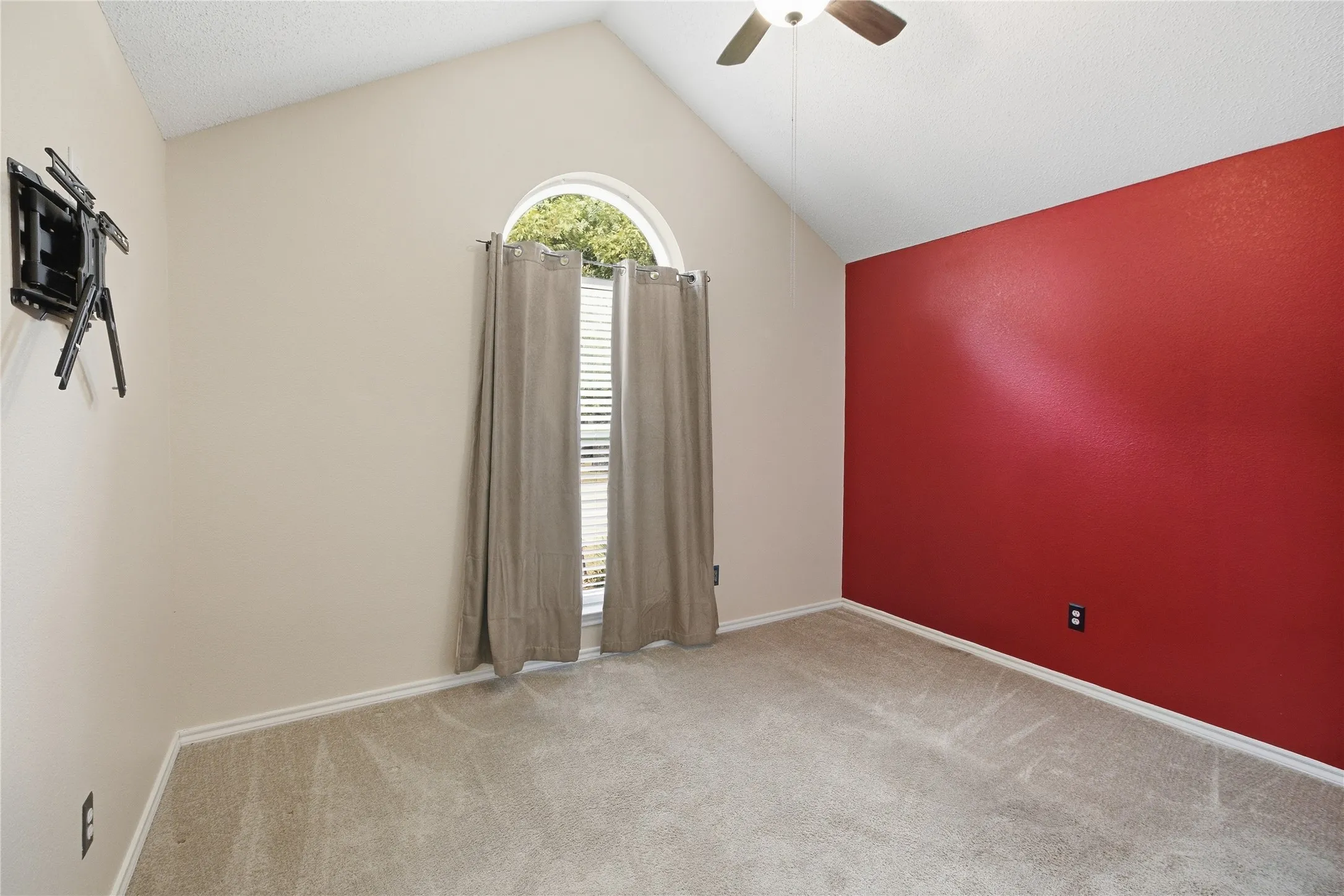 Single Family Residence For Sale in Dallas County , 814 Rawlins Drive, Lancaster, Texas 75146, 3 Bedroom, 2 Bathroom, 2 Garage spaces, 1,344 Sqft, built in 1991, mls#21400238, Real Estate Agent in Lancaster, Homes For Sale in Dallas county, Homes For Sale in Lancaster, Realtor in Lancaster Texas, Real Estate Brokerage Independent Realty Texas, Luminita Cordes Realtor