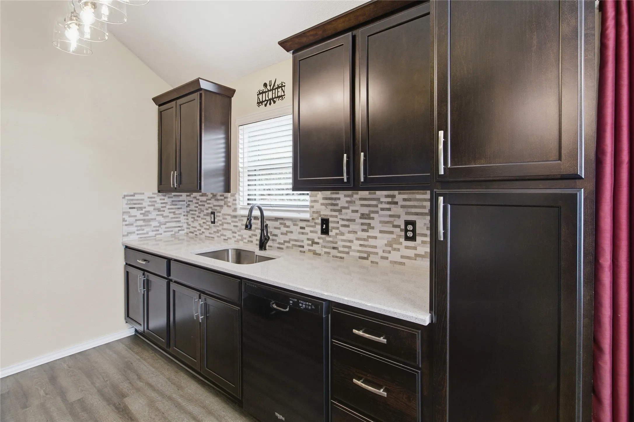 Single Family Residence For Sale in Dallas County , 814 Rawlins Drive, Lancaster, Texas 75146, 3 Bedroom, 2 Bathroom, 2 Garage spaces, 1,344 Sqft, built in 1991, mls#21400238, Real Estate Agent in Lancaster, Homes For Sale in Dallas county, Homes For Sale in Lancaster, Realtor in Lancaster Texas, Real Estate Brokerage Independent Realty Texas, Luminita Cordes Realtor