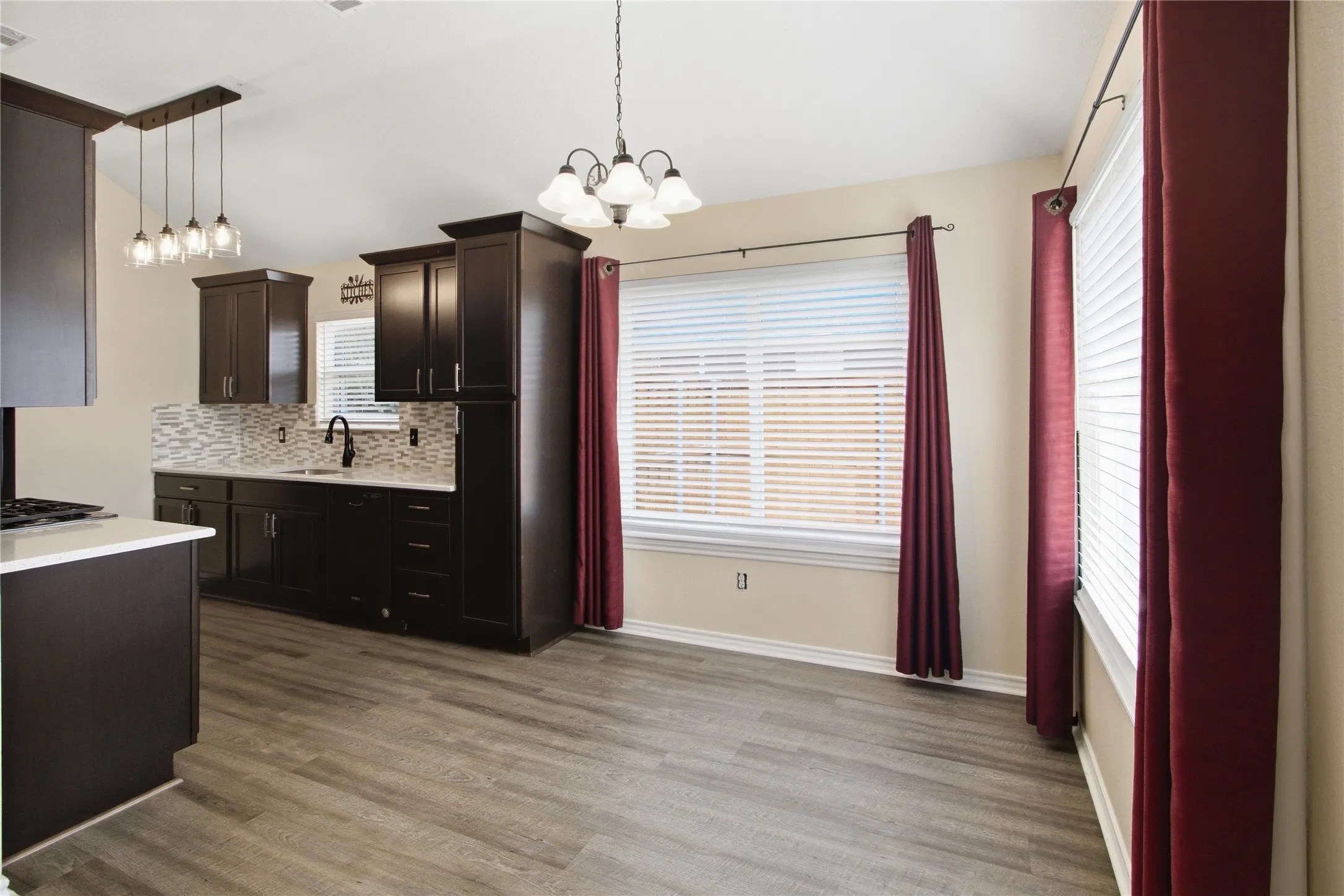 Single Family Residence For Sale in Dallas County , 814 Rawlins Drive, Lancaster, Texas 75146, 3 Bedroom, 2 Bathroom, 2 Garage spaces, 1,344 Sqft, built in 1991, mls#21400238, Real Estate Agent in Lancaster, Homes For Sale in Dallas county, Homes For Sale in Lancaster, Realtor in Lancaster Texas, Real Estate Brokerage Independent Realty Texas, Luminita Cordes Realtor