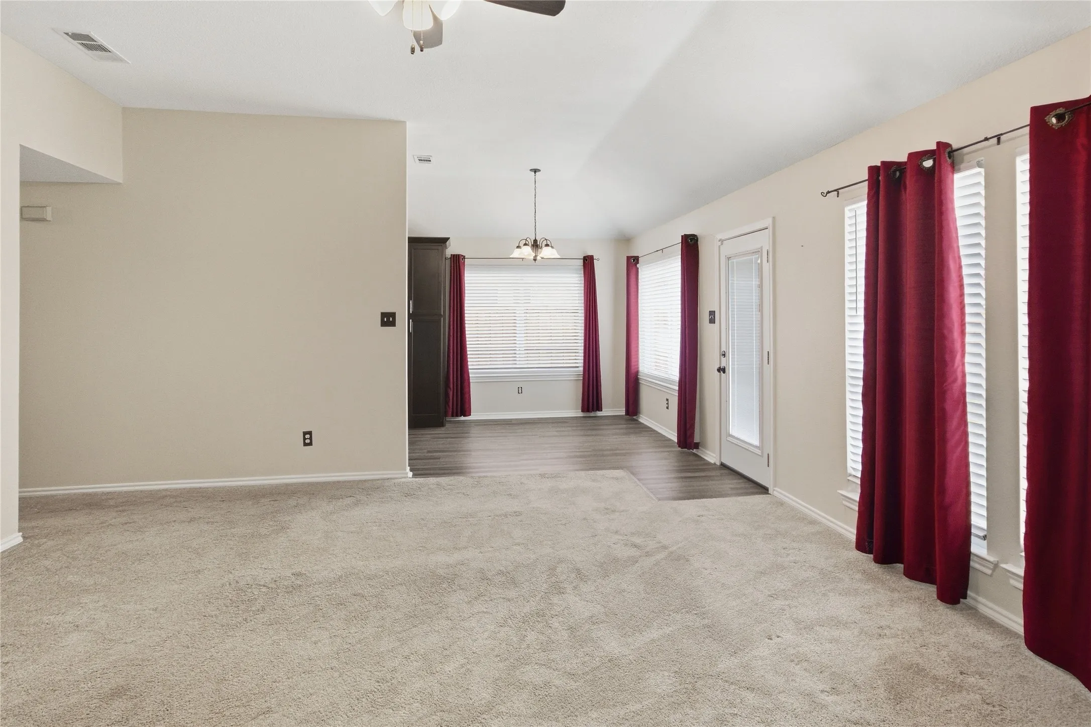 Single Family Residence For Sale in Dallas County , 814 Rawlins Drive, Lancaster, Texas 75146, 3 Bedroom, 2 Bathroom, 2 Garage spaces, 1,344 Sqft, built in 1991, mls#21400238, Real Estate Agent in Lancaster, Homes For Sale in Dallas county, Homes For Sale in Lancaster, Realtor in Lancaster Texas, Real Estate Brokerage Independent Realty Texas, Luminita Cordes Realtor