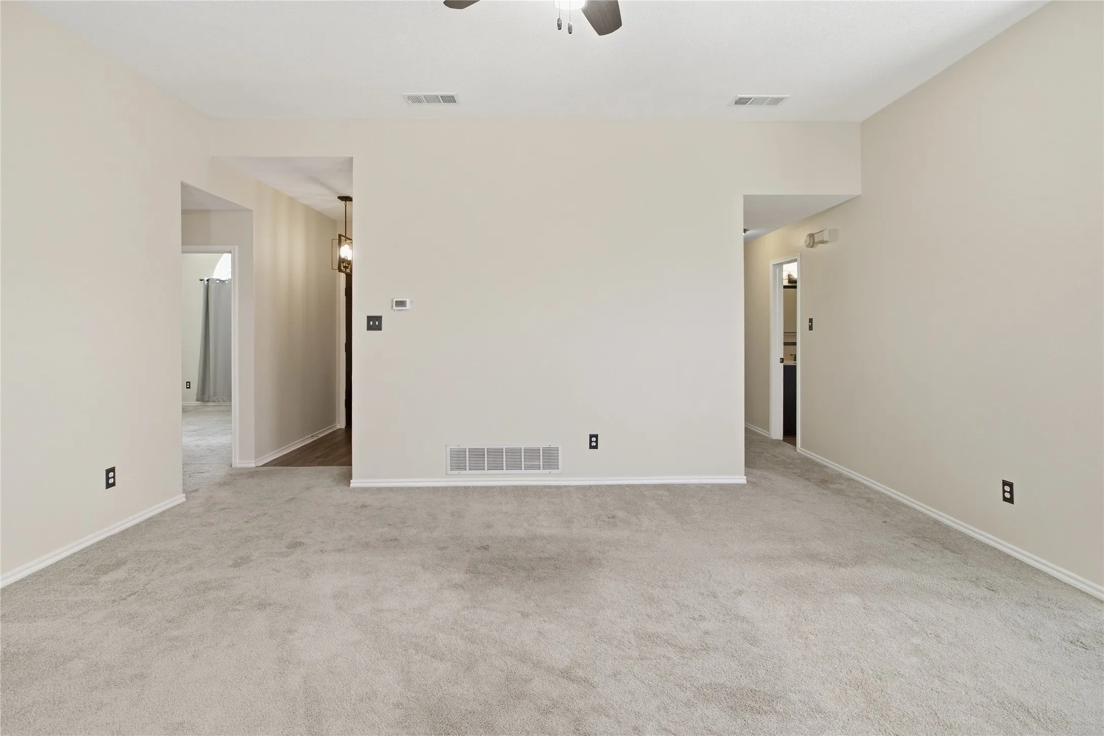 Single Family Residence For Sale in Dallas County , 814 Rawlins Drive, Lancaster, Texas 75146, 3 Bedroom, 2 Bathroom, 2 Garage spaces, 1,344 Sqft, built in 1991, mls#21400238, Real Estate Agent in Lancaster, Homes For Sale in Dallas county, Homes For Sale in Lancaster, Realtor in Lancaster Texas, Real Estate Brokerage Independent Realty Texas, Luminita Cordes Realtor