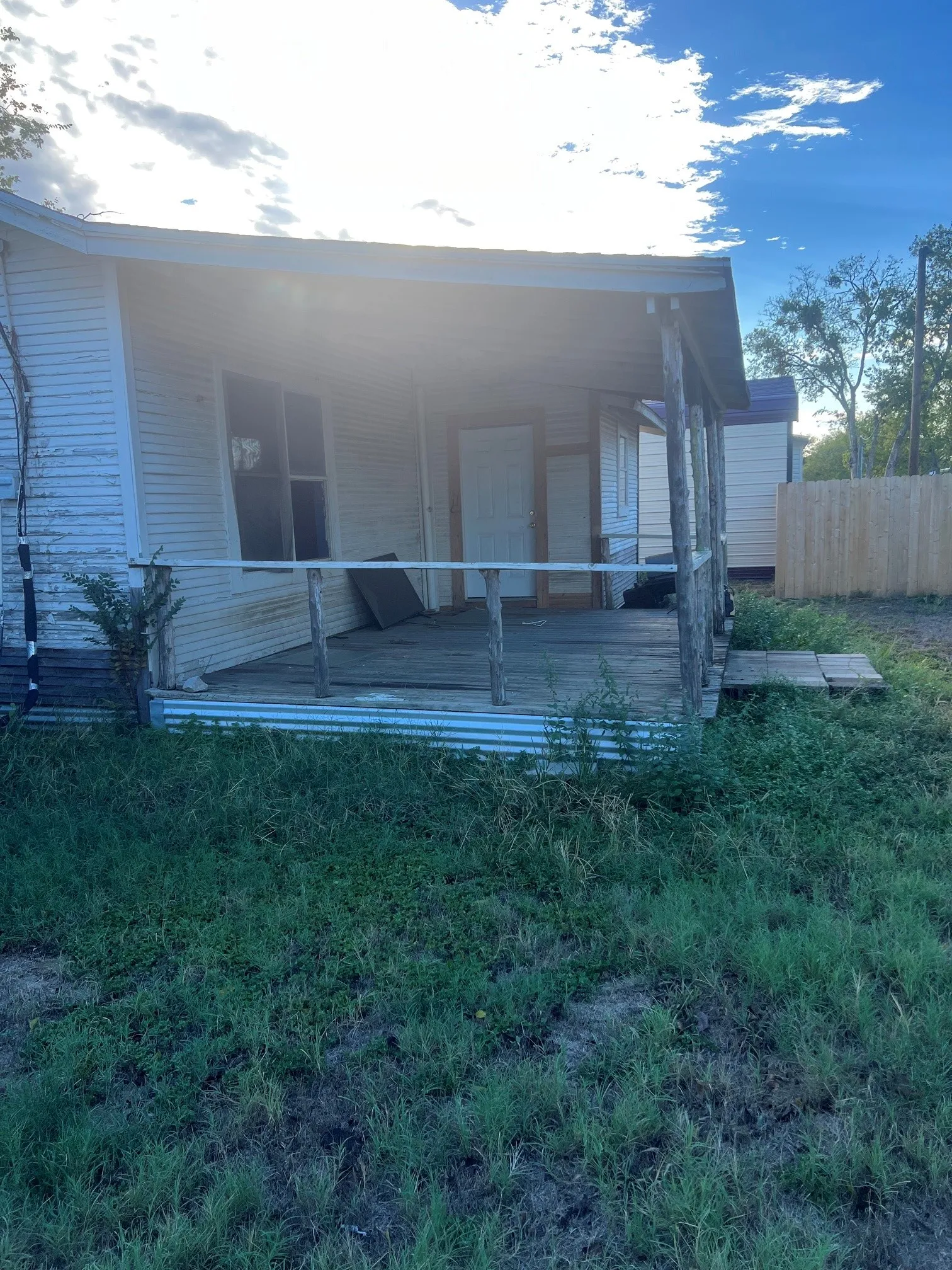 Single Family Residence For Sale in Freestone County , 404 E Main, Wortham, Texas 76693, 3 Bedroom, 1 Bathroom, Garage spaces, 1,104 Sqft, built in 1950, mls#21396986, Real Estate Agent in Wortham, Homes For Sale in Freestone county, Homes For Sale in Wortham, Realtor in Wortham Texas, Real Estate Brokerage Independent Realty Texas, Luminita Cordes Realtor