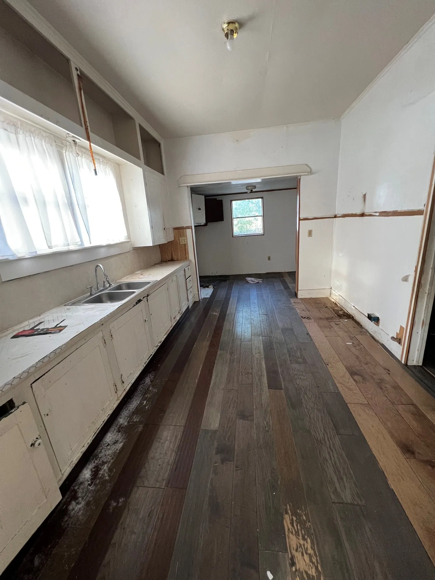 Single Family Residence For Sale in Freestone County , 404 E Main, Wortham, Texas 76693, 3 Bedroom, 1 Bathroom, Garage spaces, 1,104 Sqft, built in 1950, mls#21396986, Real Estate Agent in Wortham, Homes For Sale in Freestone county, Homes For Sale in Wortham, Realtor in Wortham Texas, Real Estate Brokerage Independent Realty Texas, Luminita Cordes Realtor