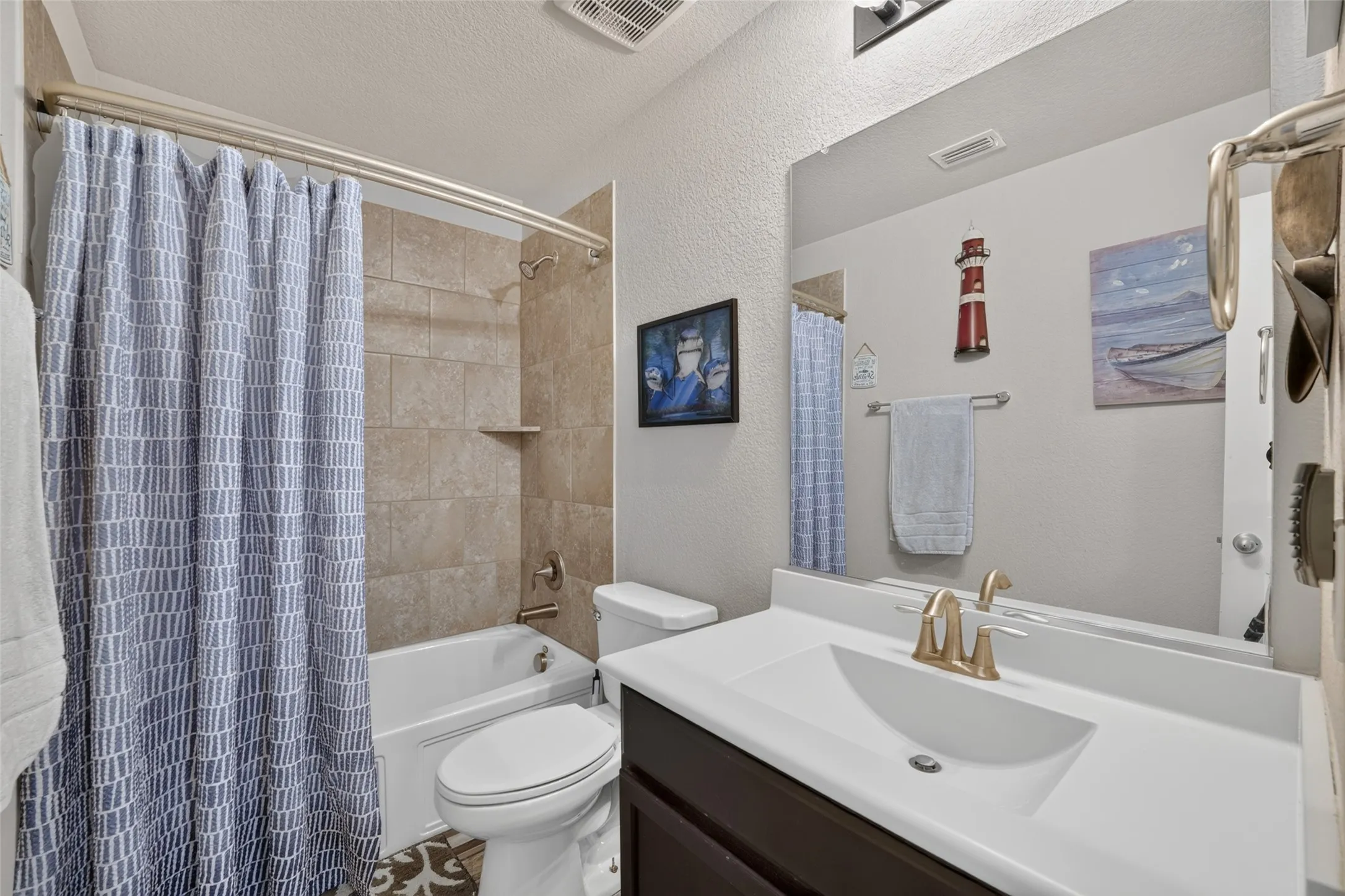 Single Family Residence For Sale in Kaufman County , 4108 Rain Lilly, Forney, Texas 75126, 4 Bedroom, 2 Bathroom, 2 Garage spaces, 1,577 Sqft, built in 2017, mls#21400458, Real Estate Agent in Forney, Homes For Sale in Kaufman county, Homes For Sale in Forney, Realtor in Forney Texas, Real Estate Brokerage Independent Realty Texas, Luminita Cordes Realtor