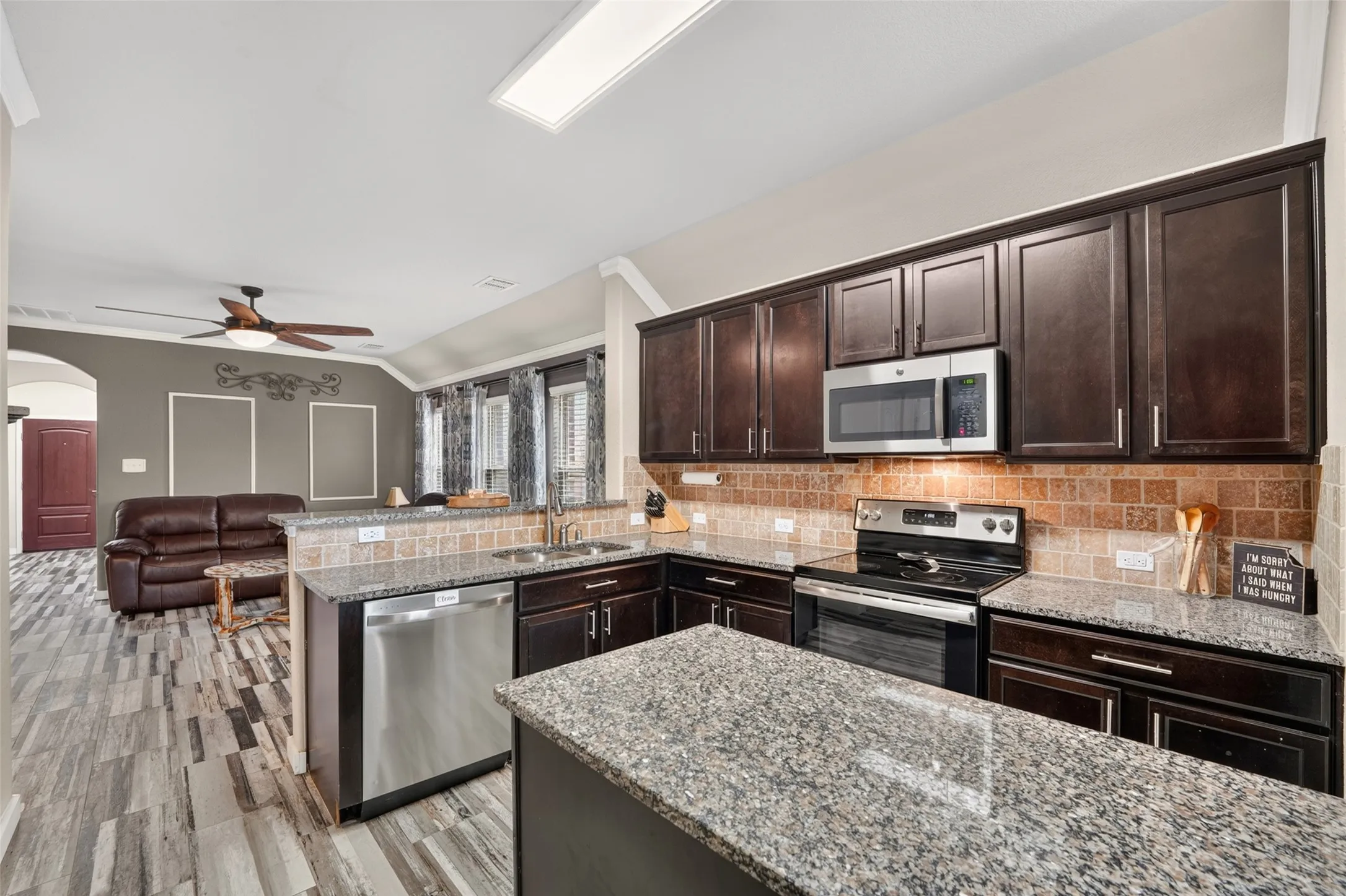 Single Family Residence For Sale in Kaufman County , 4108 Rain Lilly, Forney, Texas 75126, 4 Bedroom, 2 Bathroom, 2 Garage spaces, 1,577 Sqft, built in 2017, mls#21400458, Real Estate Agent in Forney, Homes For Sale in Kaufman county, Homes For Sale in Forney, Realtor in Forney Texas, Real Estate Brokerage Independent Realty Texas, Luminita Cordes Realtor
