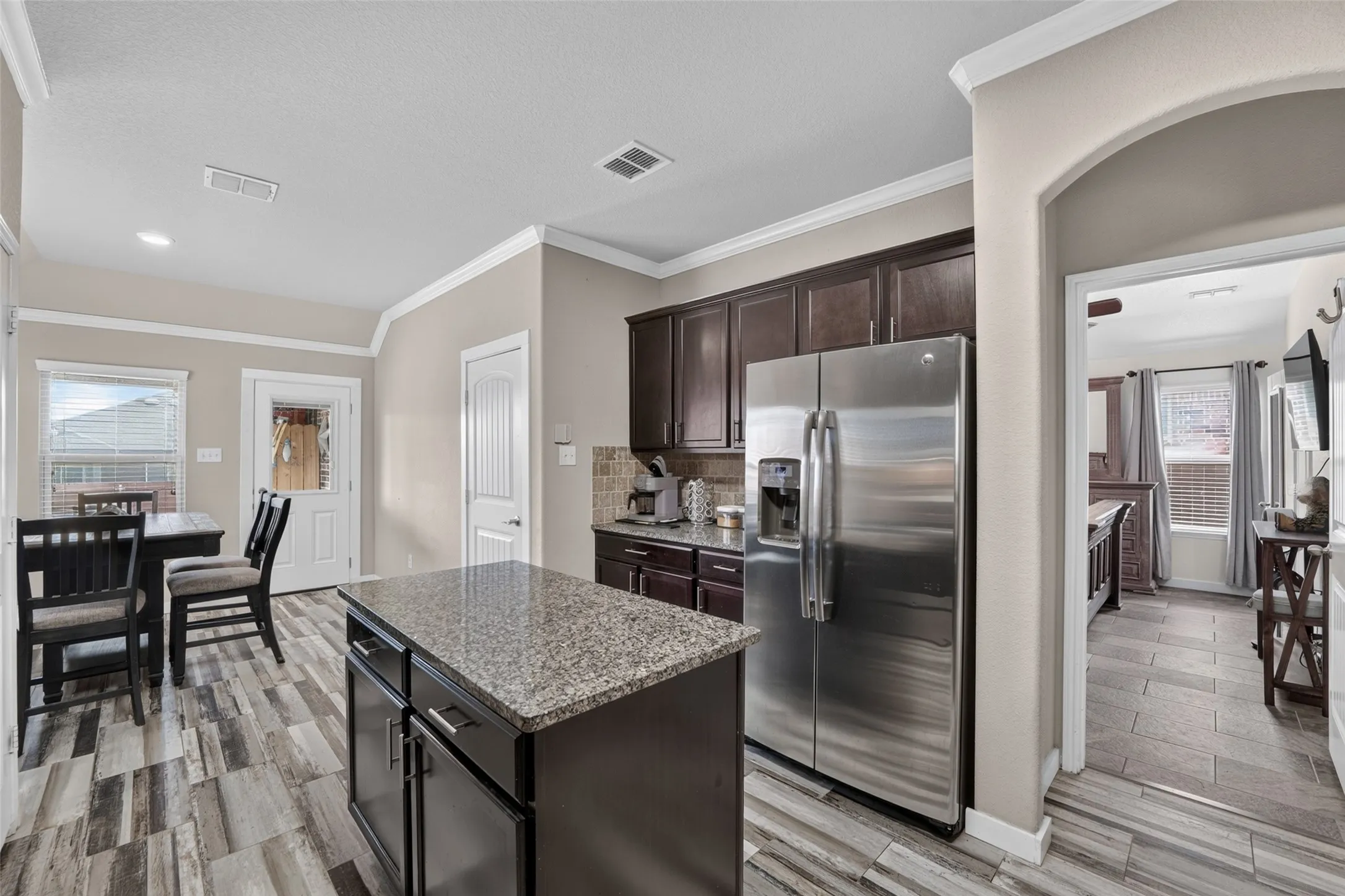 Single Family Residence For Sale in Kaufman County , 4108 Rain Lilly, Forney, Texas 75126, 4 Bedroom, 2 Bathroom, 2 Garage spaces, 1,577 Sqft, built in 2017, mls#21400458, Real Estate Agent in Forney, Homes For Sale in Kaufman county, Homes For Sale in Forney, Realtor in Forney Texas, Real Estate Brokerage Independent Realty Texas, Luminita Cordes Realtor