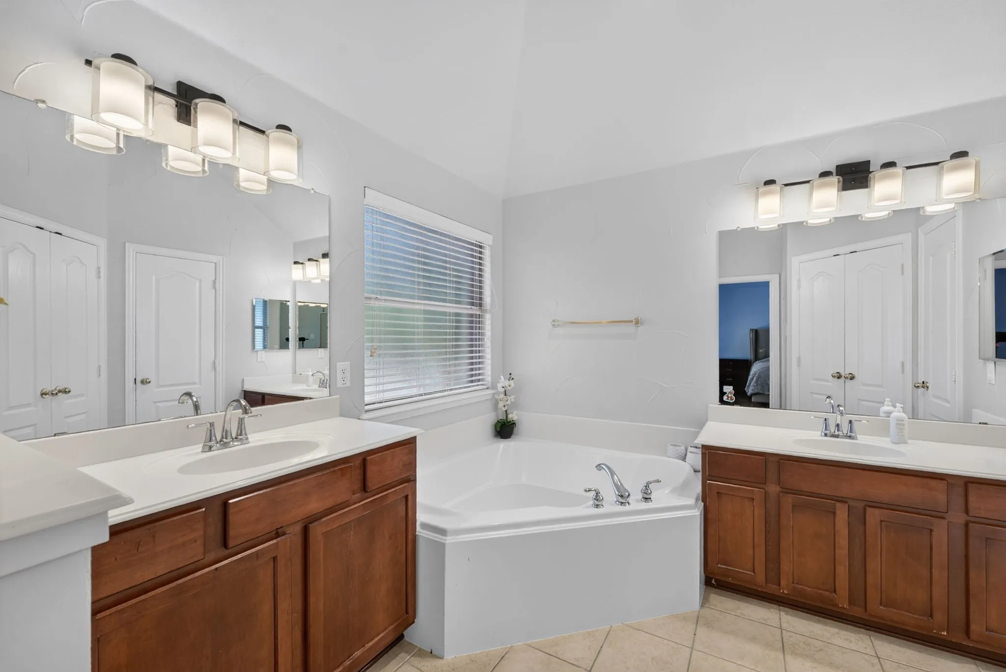 Single Family Residence For Sale in Collin County , 4412 Greenfield Drive, Richardson, Texas 75082, 4 Bedroom, 3 Bathroom, 2 Garage spaces, 3,199 Sqft, built in 2001, mls#21397637, Real Estate Agent in Richardson, Homes For Sale in Collin county, Homes For Sale in Richardson, Realtor in Richardson Texas, Real Estate Brokerage Independent Realty Texas, Luminita Cordes Realtor