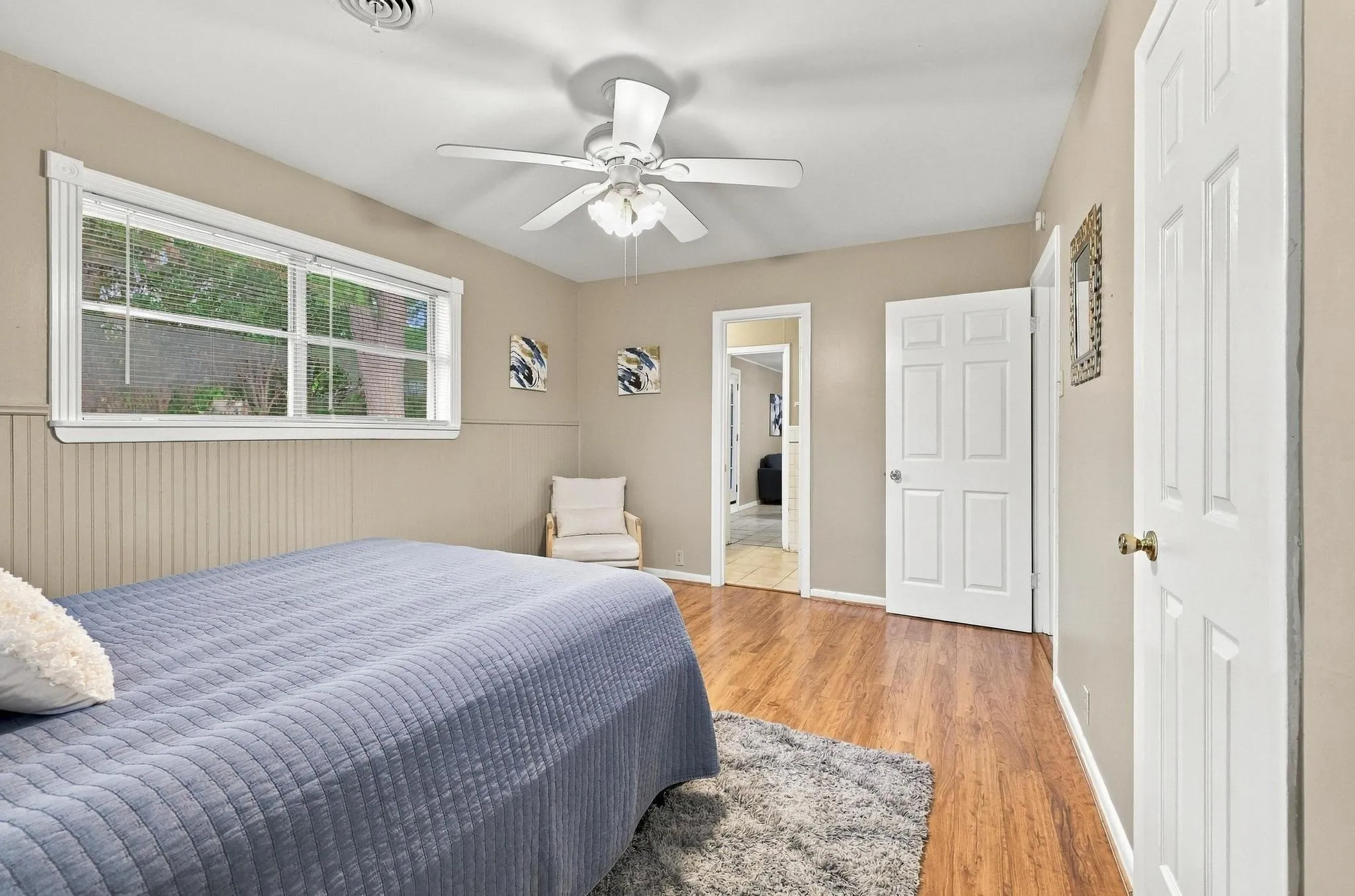 Large bedroom with natural lighting and ensuite connected