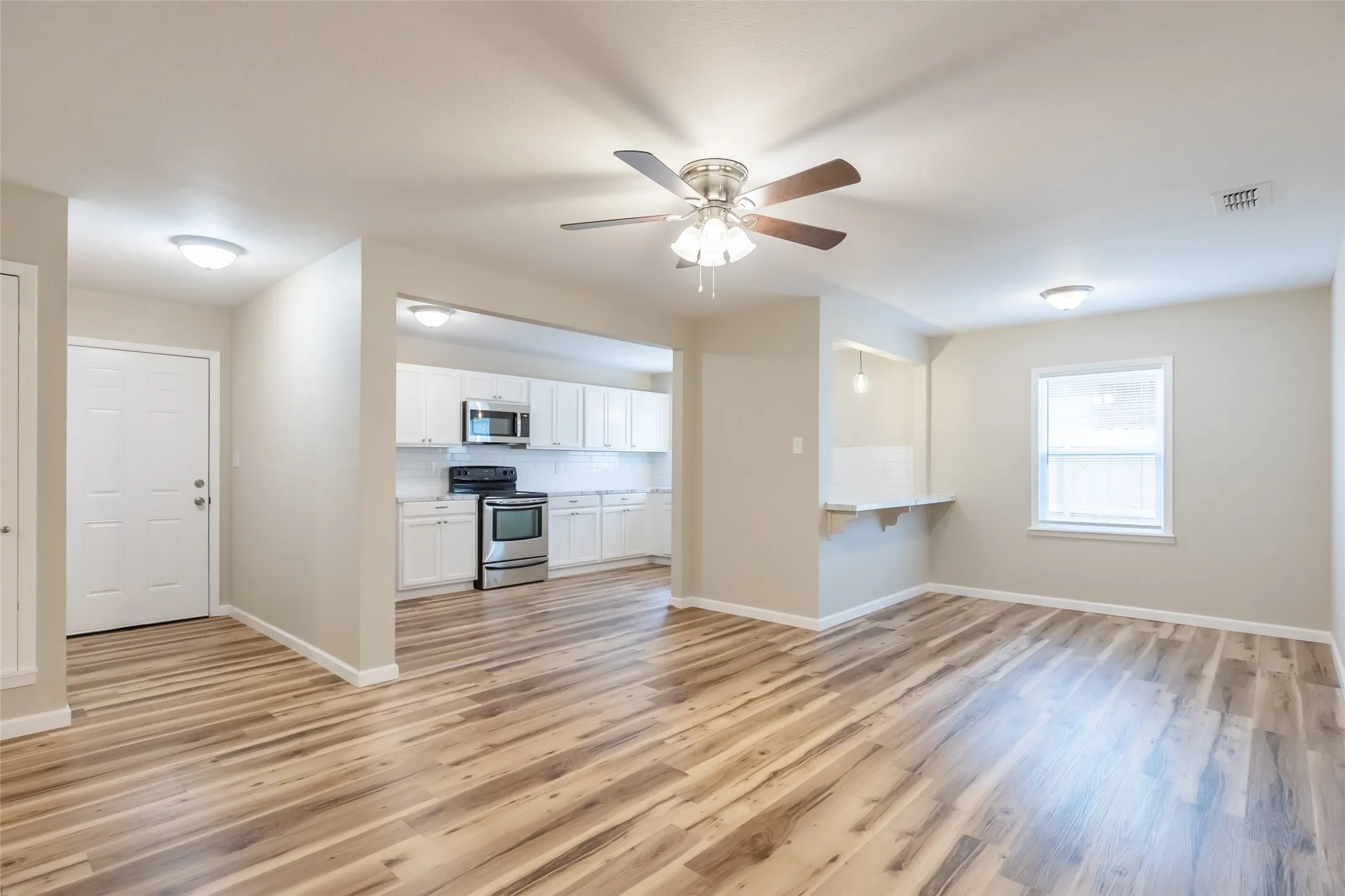 Single Family Residence For Sale in Taylor County , 1201 Westview Drive, Abilene, Texas 79603, 4 Bedroom, 2 Bathroom, Garage spaces, 1,550 Sqft, built in 1956, mls#21399282, Real Estate Agent in Abilene, Homes For Sale in Taylor county, Homes For Sale in Abilene, Realtor in Abilene Texas, Real Estate Brokerage Independent Realty Texas, Luminita Cordes Realtor