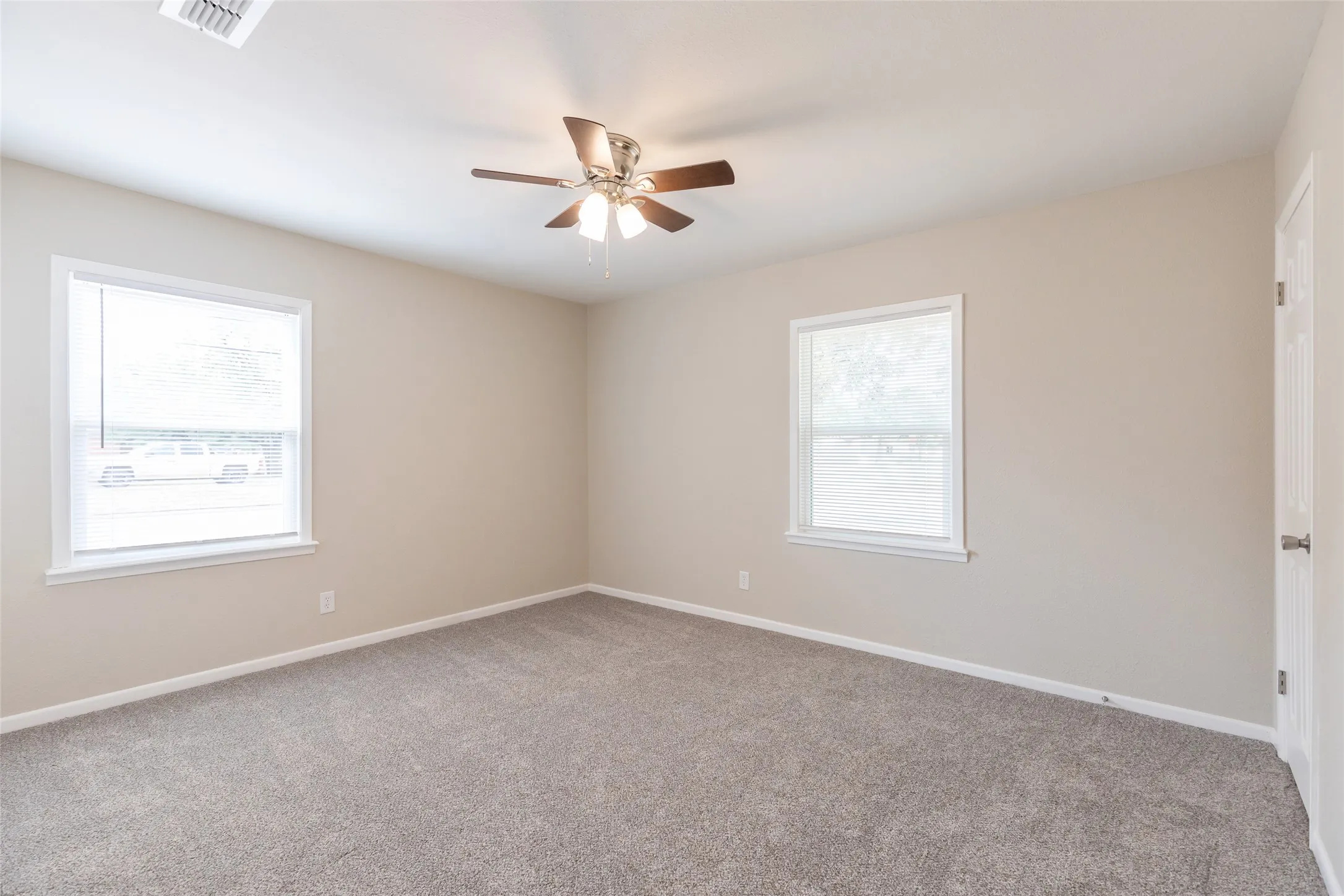 Single Family Residence For Sale in Taylor County , 1201 Westview Drive, Abilene, Texas 79603, 4 Bedroom, 2 Bathroom, Garage spaces, 1,550 Sqft, built in 1956, mls#21399282, Real Estate Agent in Abilene, Homes For Sale in Taylor county, Homes For Sale in Abilene, Realtor in Abilene Texas, Real Estate Brokerage Independent Realty Texas, Luminita Cordes Realtor