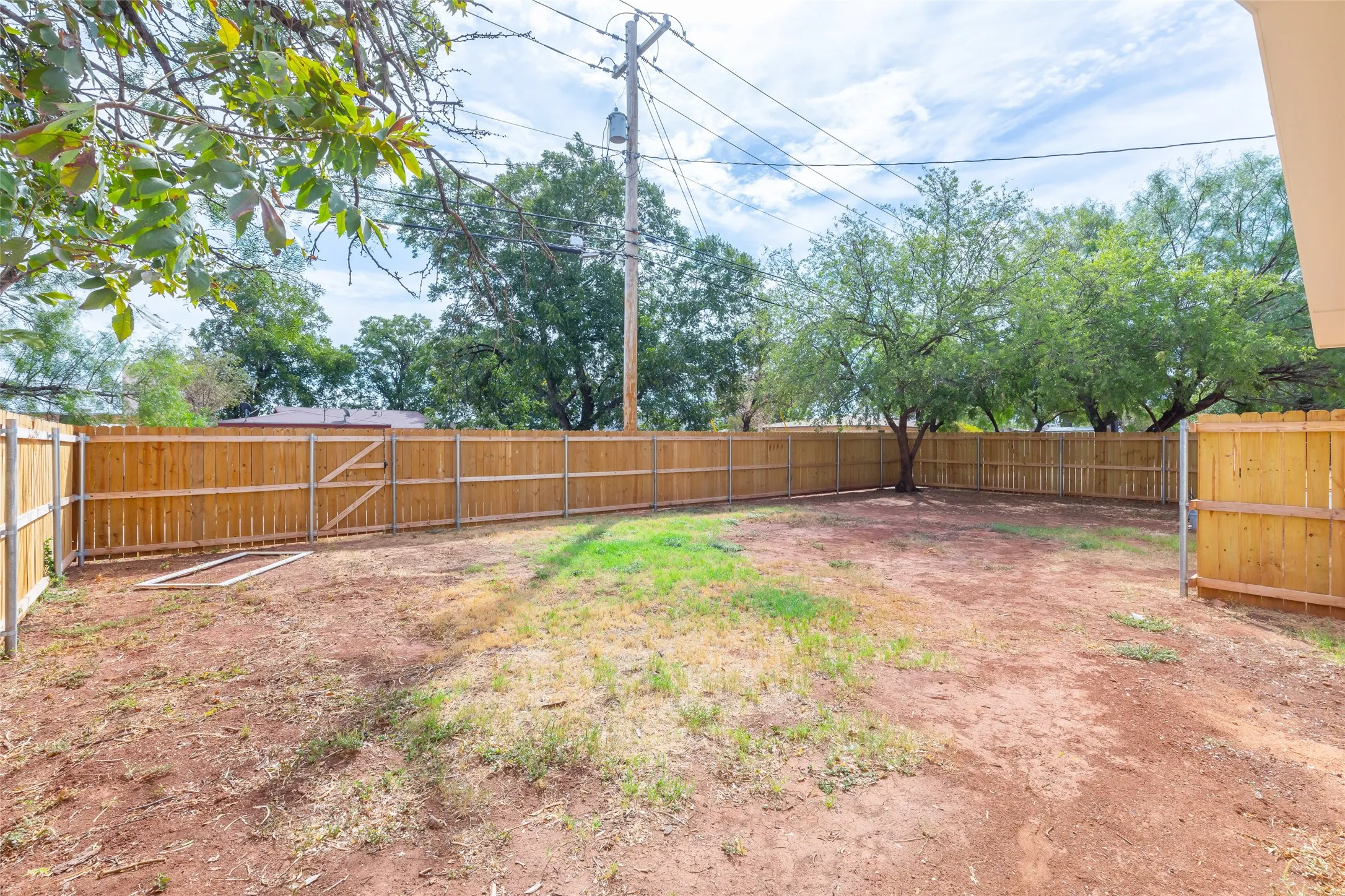 Single Family Residence For Sale in Taylor County , 1201 Westview Drive, Abilene, Texas 79603, 4 Bedroom, 2 Bathroom, Garage spaces, 1,550 Sqft, built in 1956, mls#21399282, Real Estate Agent in Abilene, Homes For Sale in Taylor county, Homes For Sale in Abilene, Realtor in Abilene Texas, Real Estate Brokerage Independent Realty Texas, Luminita Cordes Realtor