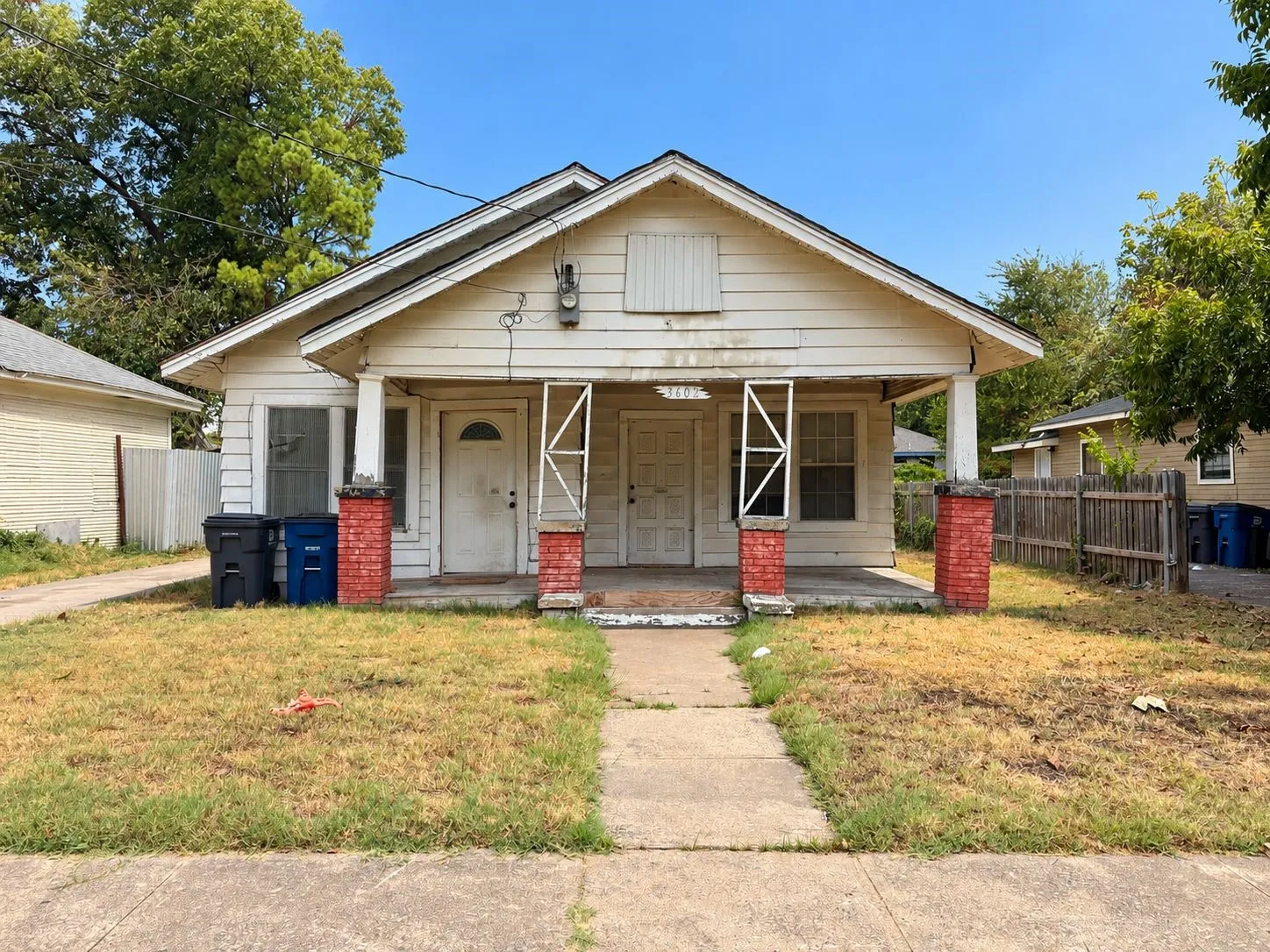 Single Family Residence For Sale in Dallas County , 3602 Dunbar Street, Dallas, Texas 75215, 3 Bedroom, 1 Bathroom, Garage spaces, 1,256 Sqft, built in 1930, mls#21396916, Real Estate Agent in Dallas, Homes For Sale in Dallas county, Homes For Sale in Dallas, Realtor in Dallas Texas, Real Estate Brokerage Independent Realty Texas, Luminita Cordes Realtor