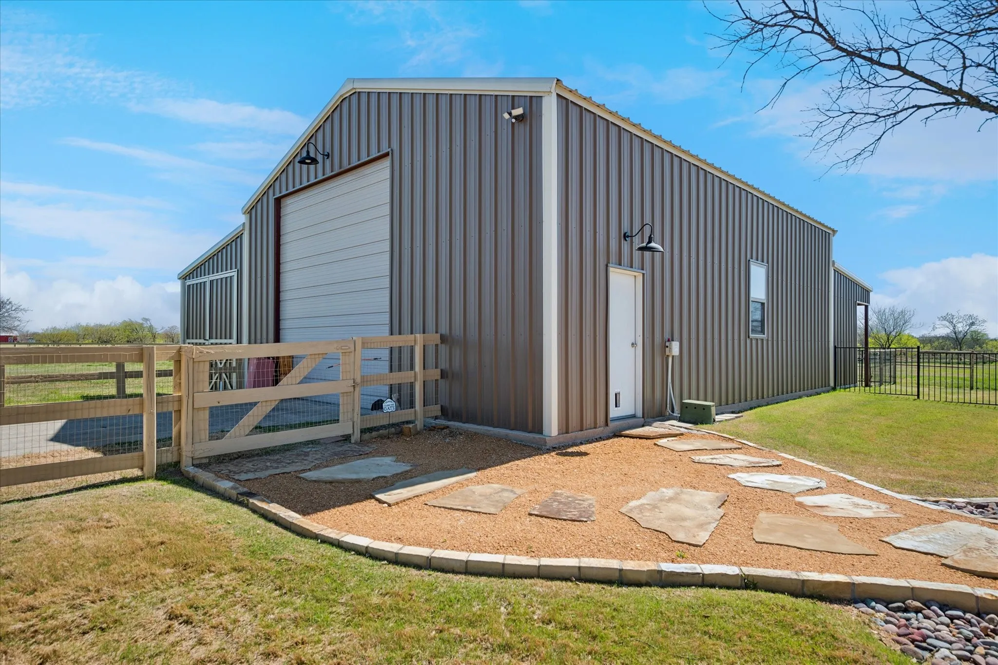 Single Family Residence For Sale in Collin County , 4076 Preston Lakes Circle, Celina, Texas 75009, 4 Bedroom, 4 Bathroom, 3 Garage spaces, 3,622 Sqft, built in 2013, mls#21400466, Real Estate Agent in Celina, Homes For Sale in Collin county, Homes For Sale in Celina, Realtor in Celina Texas, Real Estate Brokerage Independent Realty Texas, Luminita Cordes Realtor