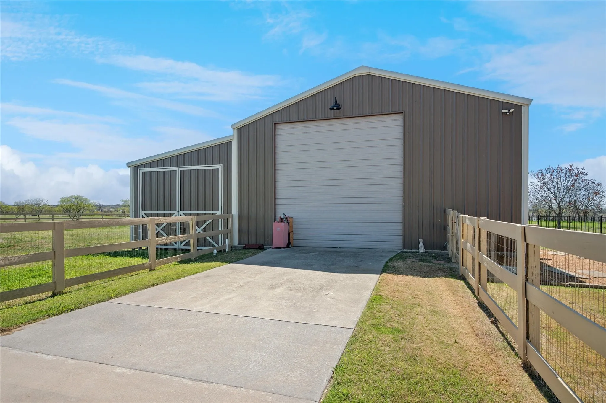 Single Family Residence For Sale in Collin County , 4076 Preston Lakes Circle, Celina, Texas 75009, 4 Bedroom, 4 Bathroom, 3 Garage spaces, 3,622 Sqft, built in 2013, mls#21400466, Real Estate Agent in Celina, Homes For Sale in Collin county, Homes For Sale in Celina, Realtor in Celina Texas, Real Estate Brokerage Independent Realty Texas, Luminita Cordes Realtor