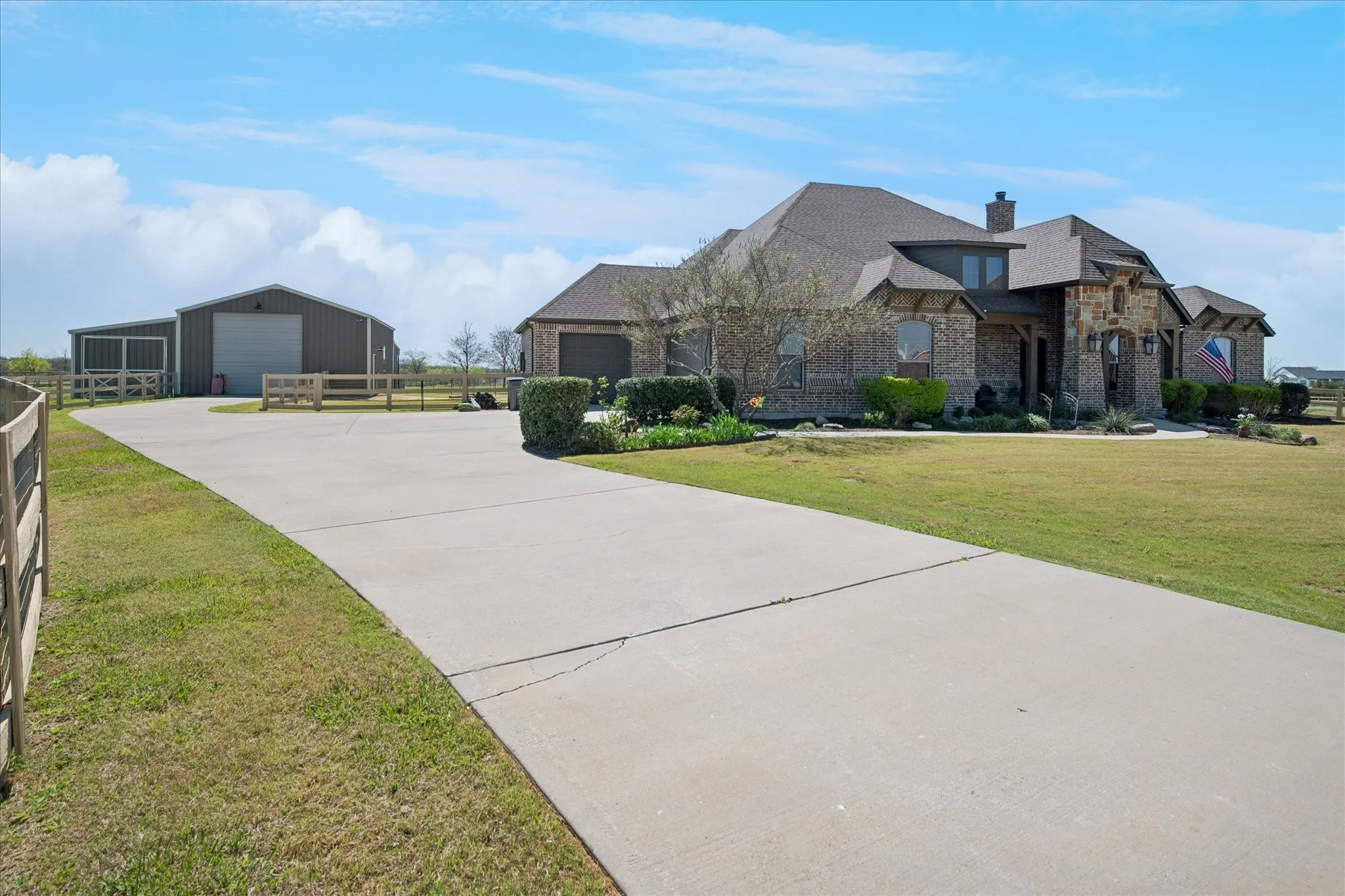 Single Family Residence For Sale in Collin County , 4076 Preston Lakes Circle, Celina, Texas 75009, 4 Bedroom, 4 Bathroom, 3 Garage spaces, 3,622 Sqft, built in 2013, mls#21400466, Real Estate Agent in Celina, Homes For Sale in Collin county, Homes For Sale in Celina, Realtor in Celina Texas, Real Estate Brokerage Independent Realty Texas, Luminita Cordes Realtor