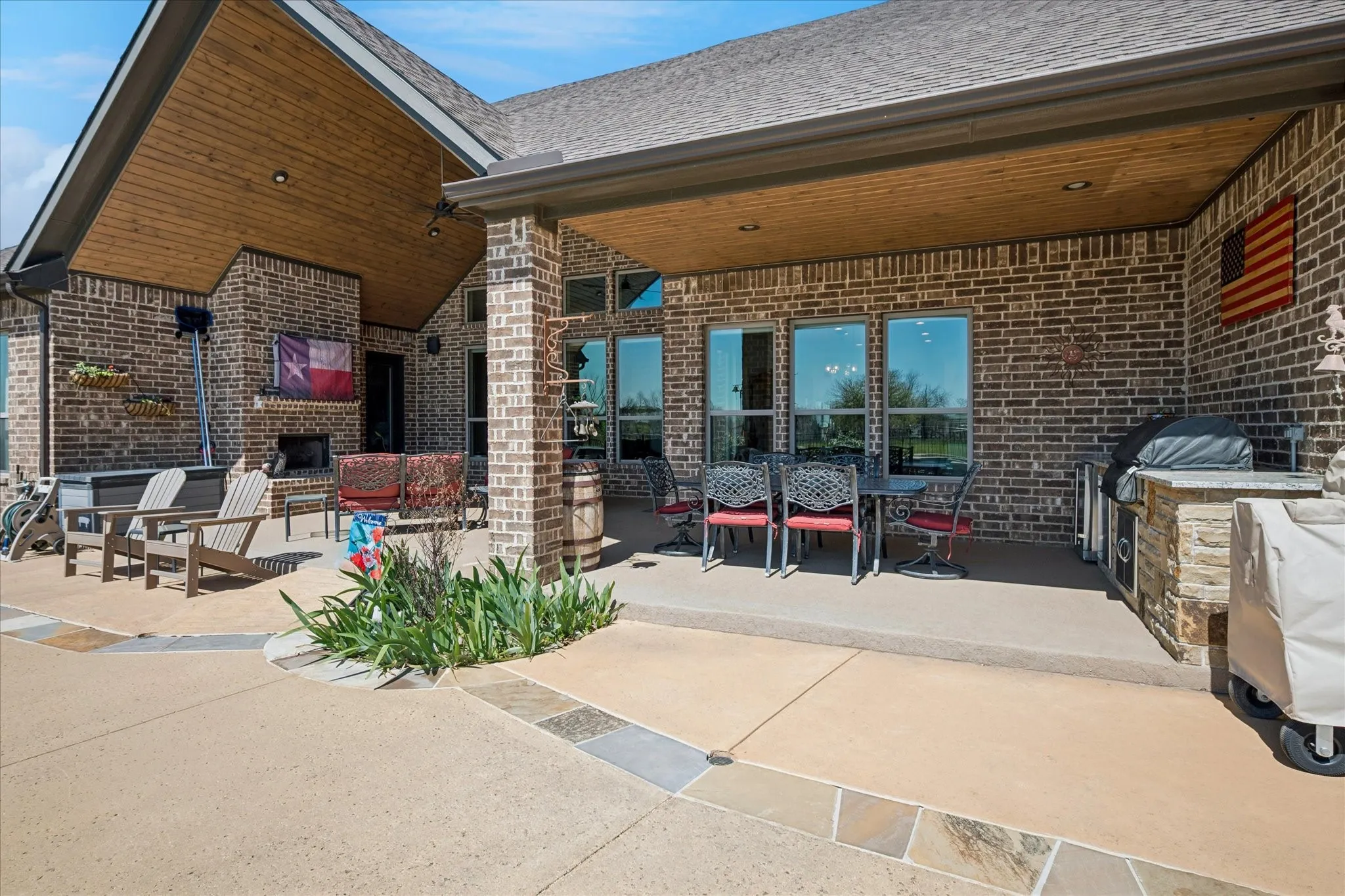 Single Family Residence For Sale in Collin County , 4076 Preston Lakes Circle, Celina, Texas 75009, 4 Bedroom, 4 Bathroom, 3 Garage spaces, 3,622 Sqft, built in 2013, mls#21400466, Real Estate Agent in Celina, Homes For Sale in Collin county, Homes For Sale in Celina, Realtor in Celina Texas, Real Estate Brokerage Independent Realty Texas, Luminita Cordes Realtor