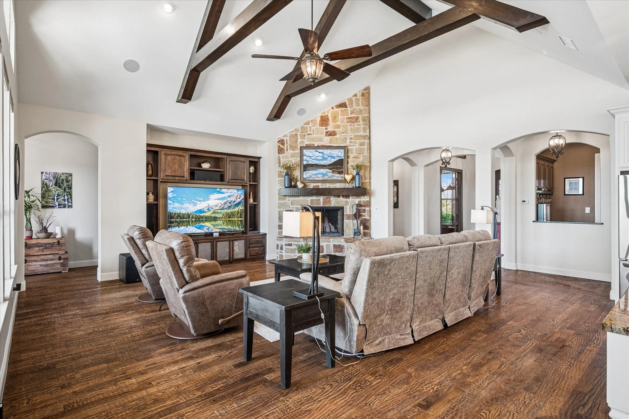 Single Family Residence For Sale in Collin County , 4076 Preston Lakes Circle, Celina, Texas 75009, 4 Bedroom, 4 Bathroom, 3 Garage spaces, 3,622 Sqft, built in 2013, mls#21400466, Real Estate Agent in Celina, Homes For Sale in Collin county, Homes For Sale in Celina, Realtor in Celina Texas, Real Estate Brokerage Independent Realty Texas, Luminita Cordes Realtor